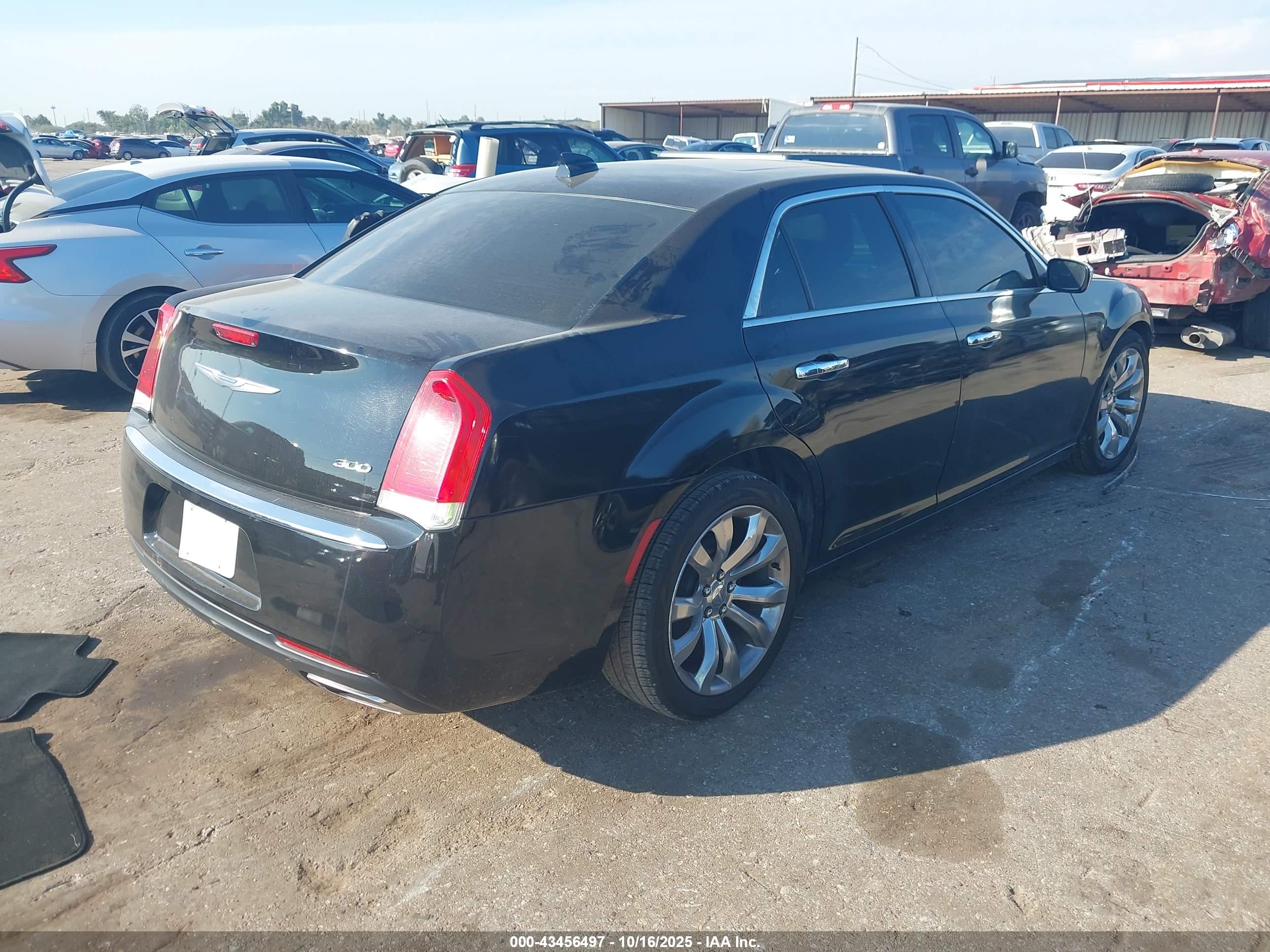 CHRYSLER 300 image 4