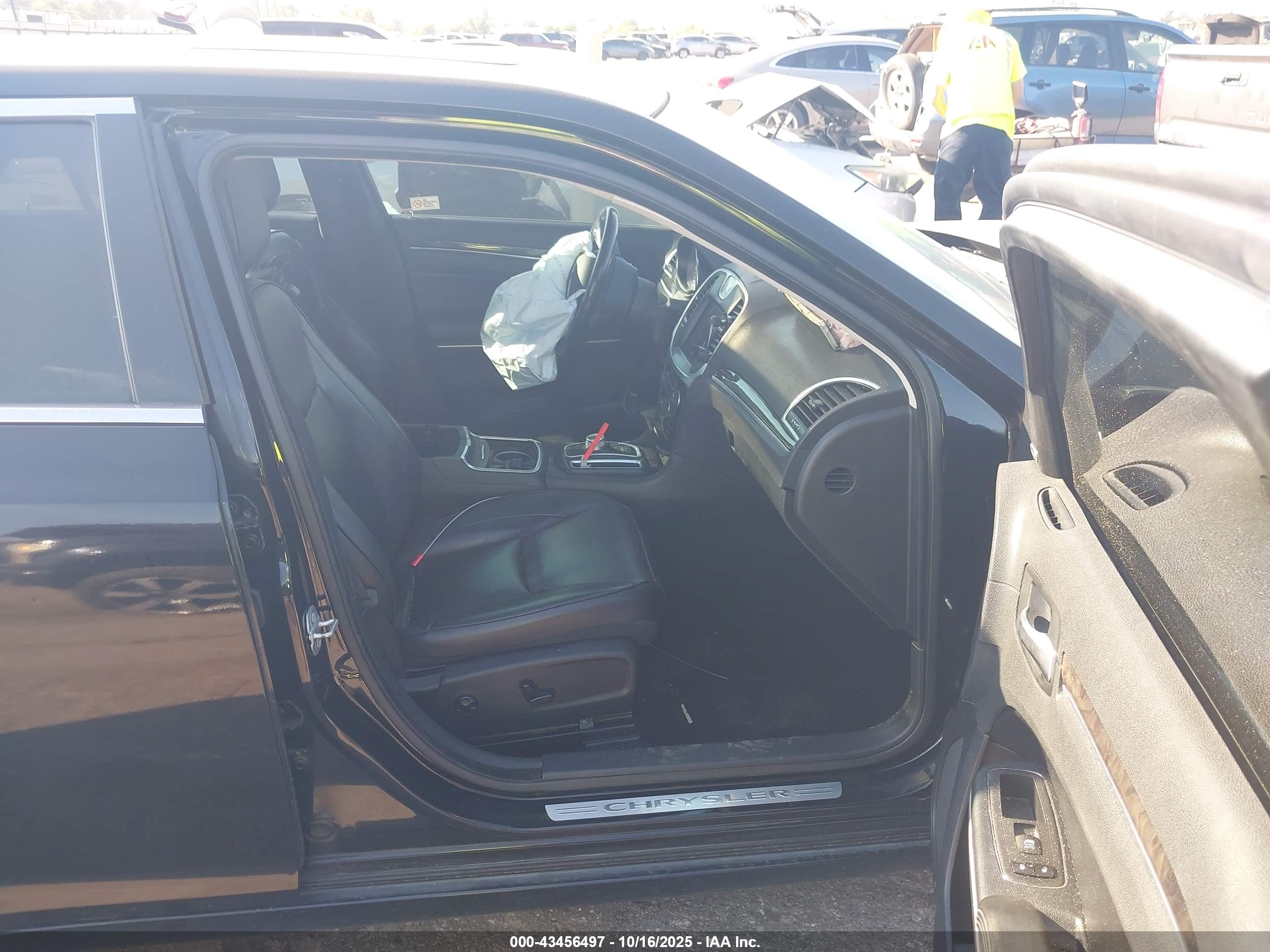 CHRYSLER 300 image 5