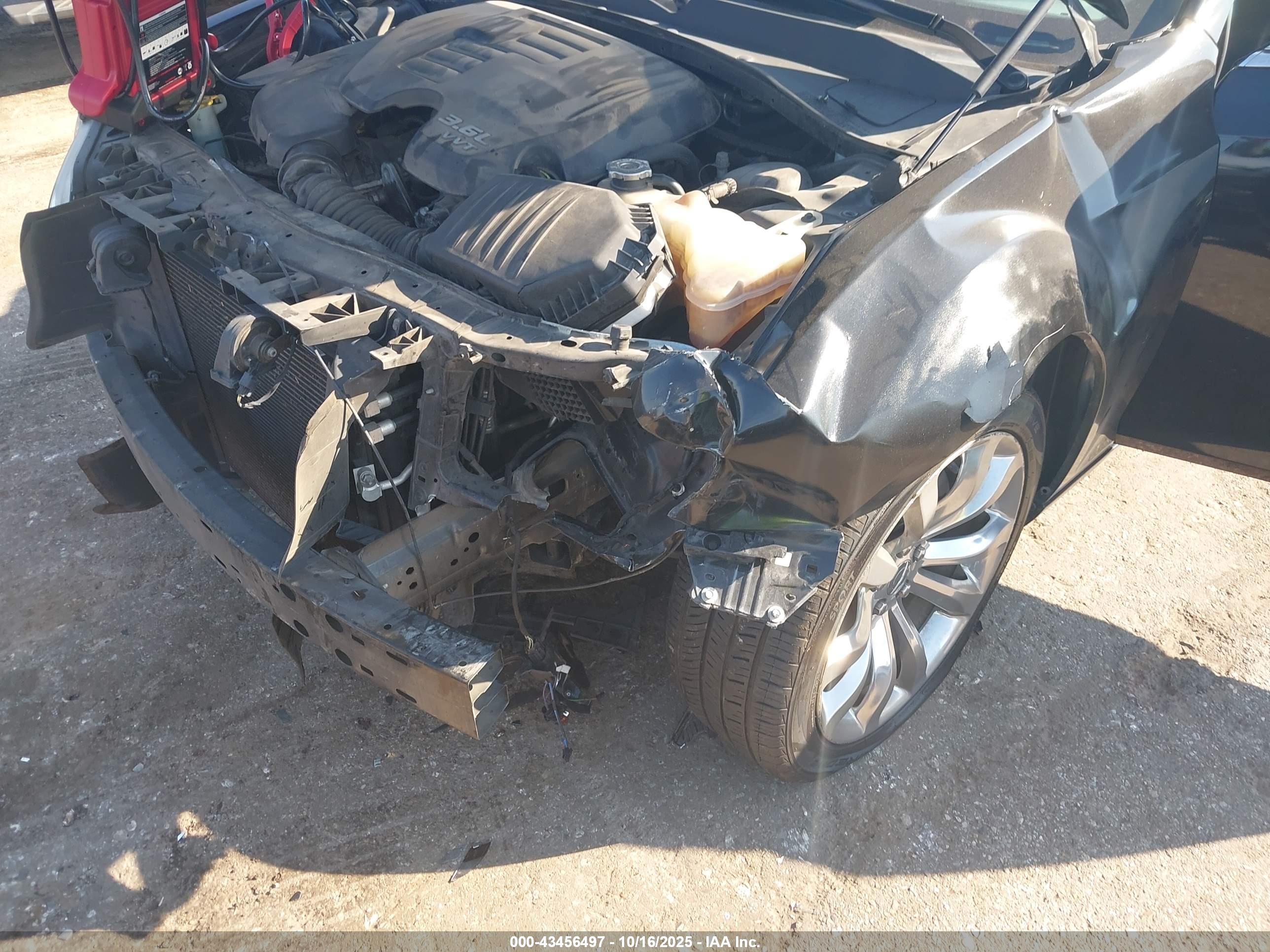CHRYSLER 300 image 6