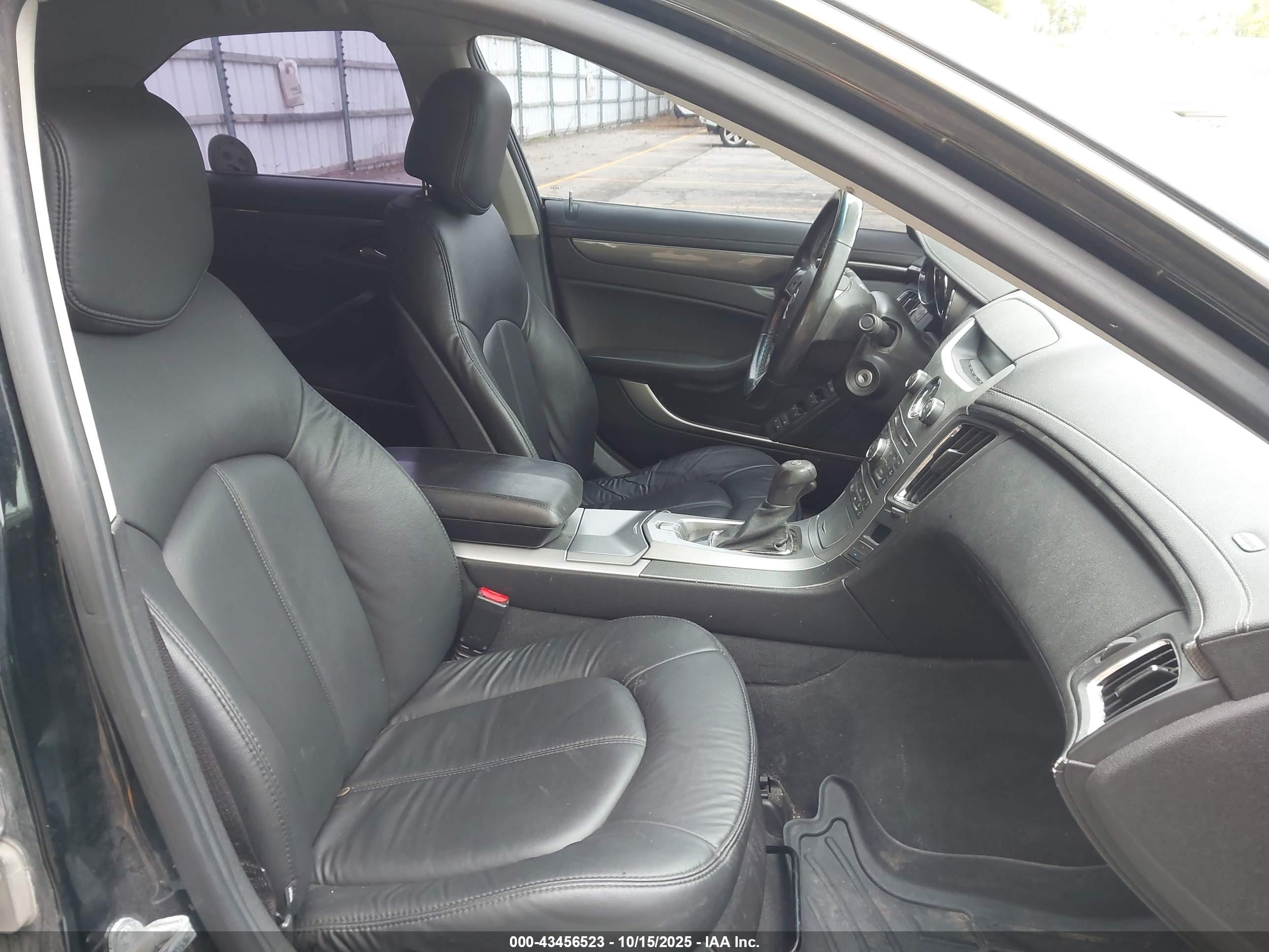 CADILLAC CTS image 5