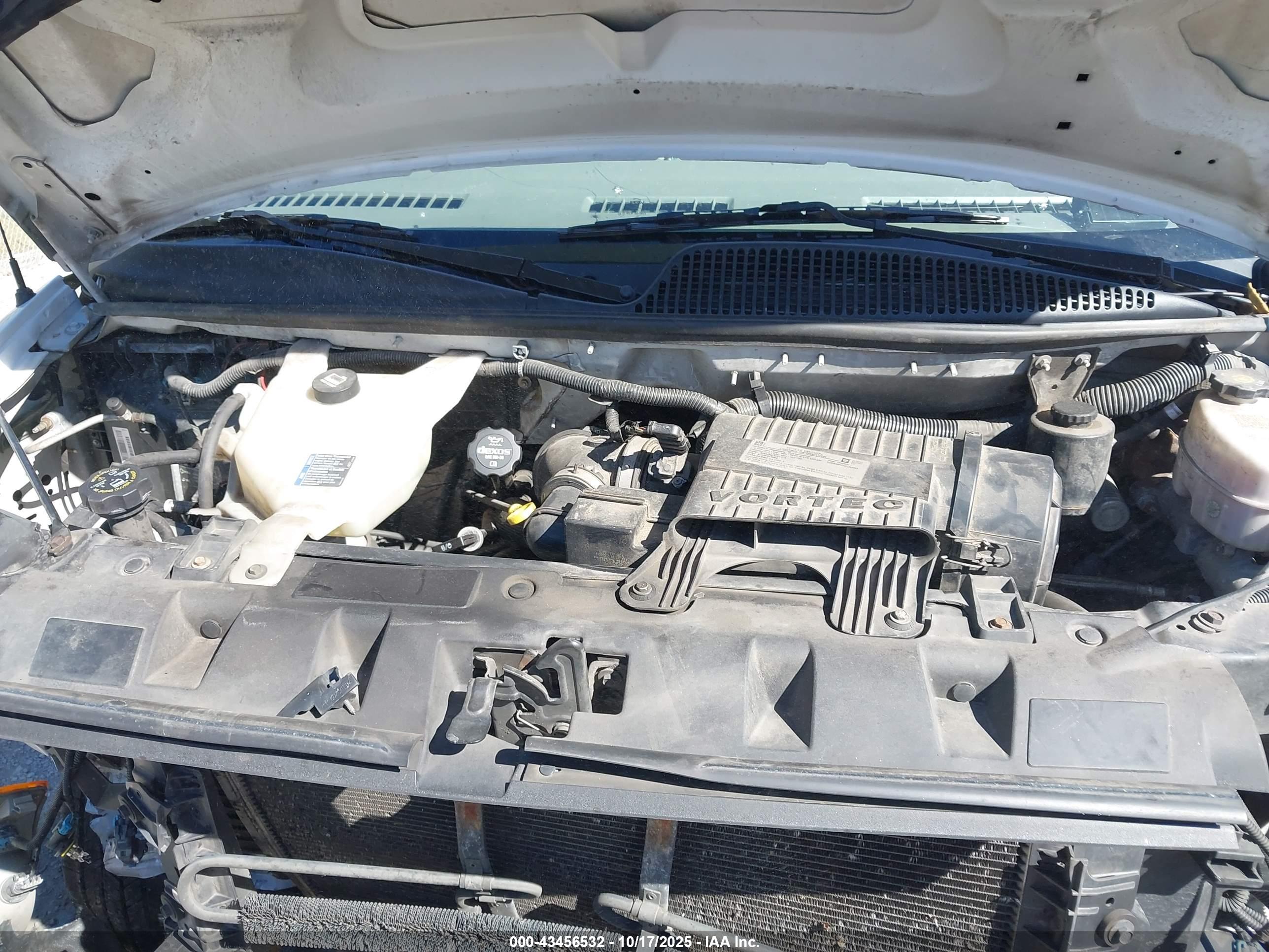 CHEVROLET EXPRESS image 10