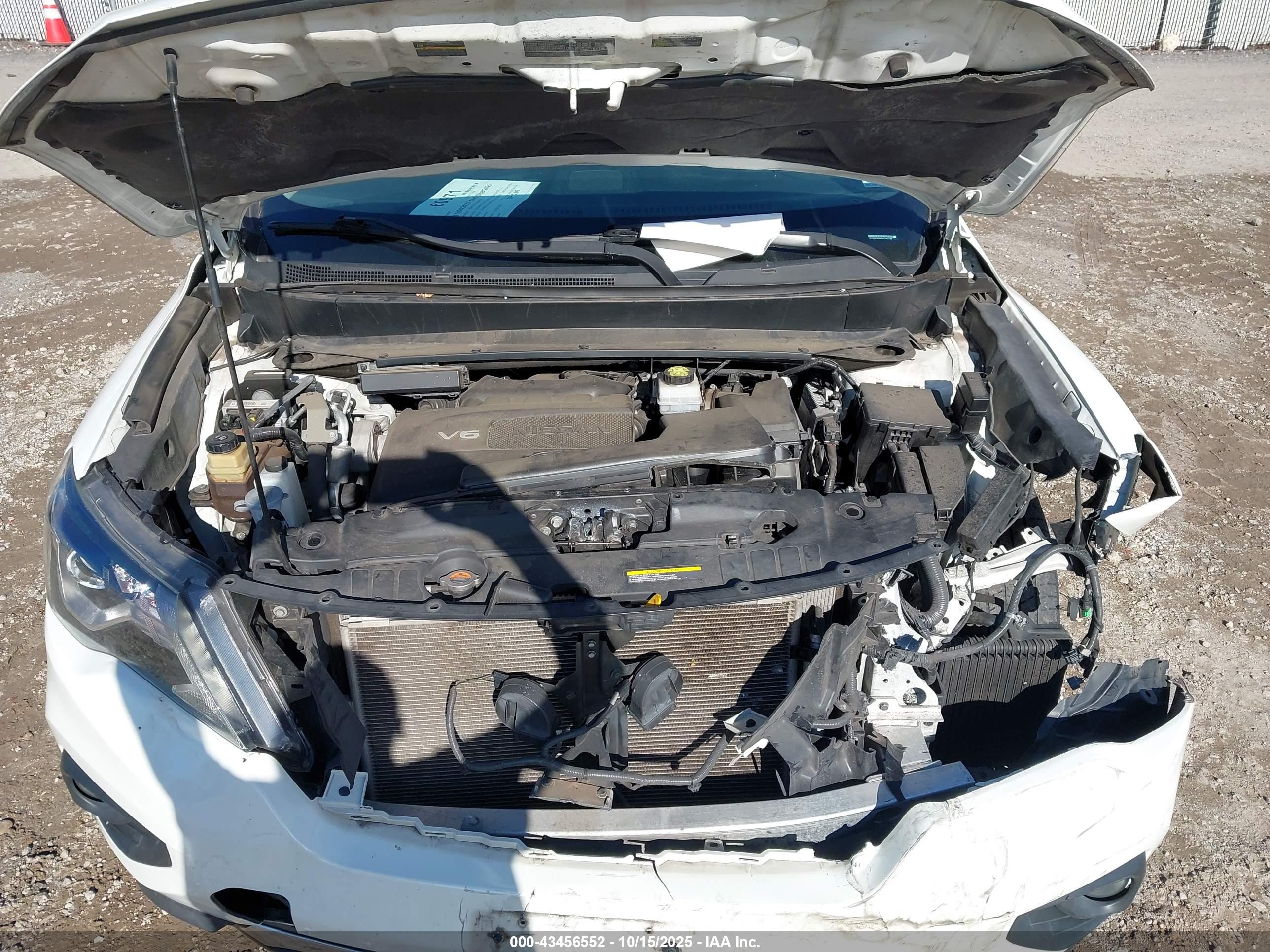 NISSAN PATHFINDER image 10