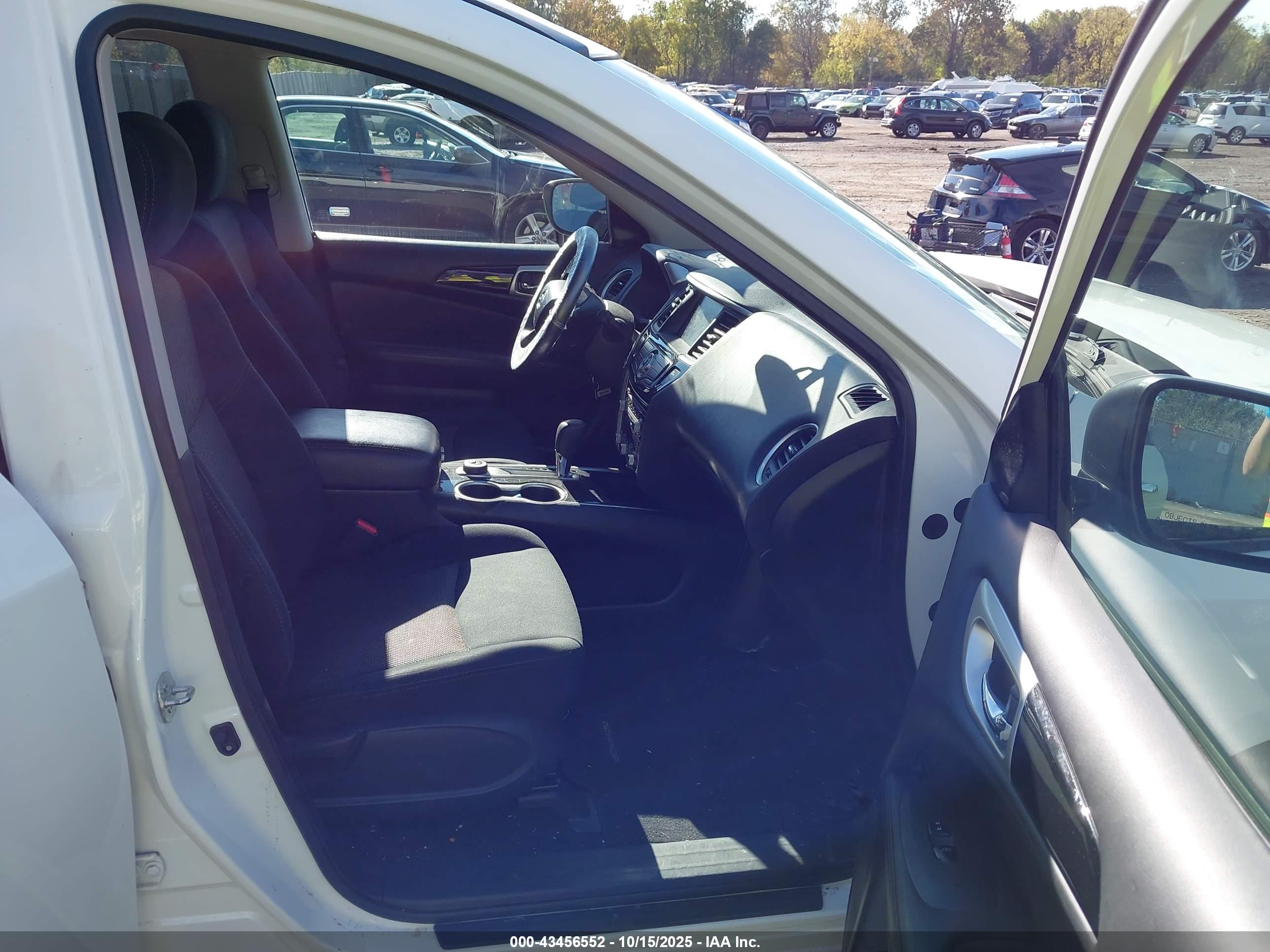 NISSAN PATHFINDER image 5