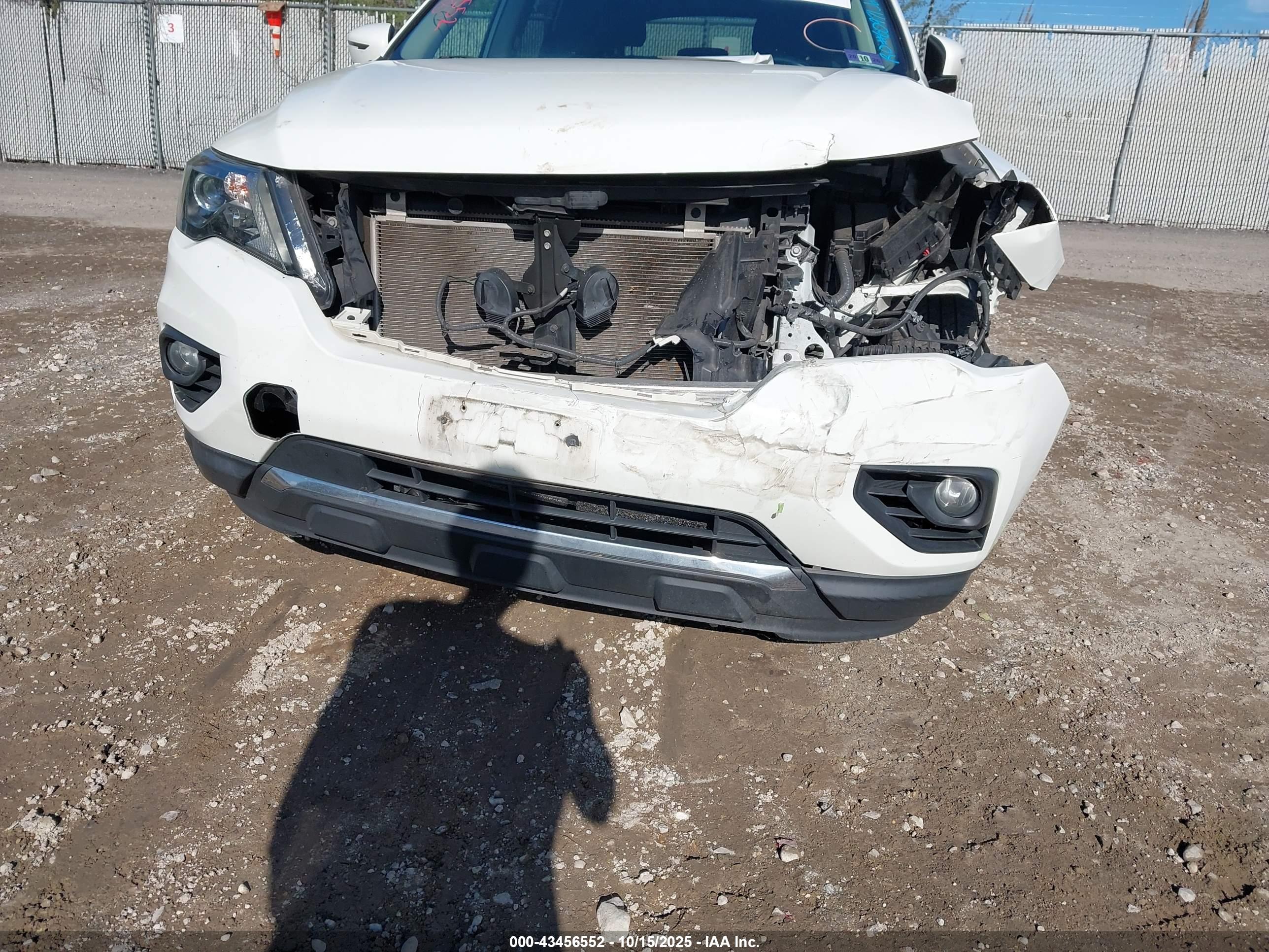 NISSAN PATHFINDER image 6