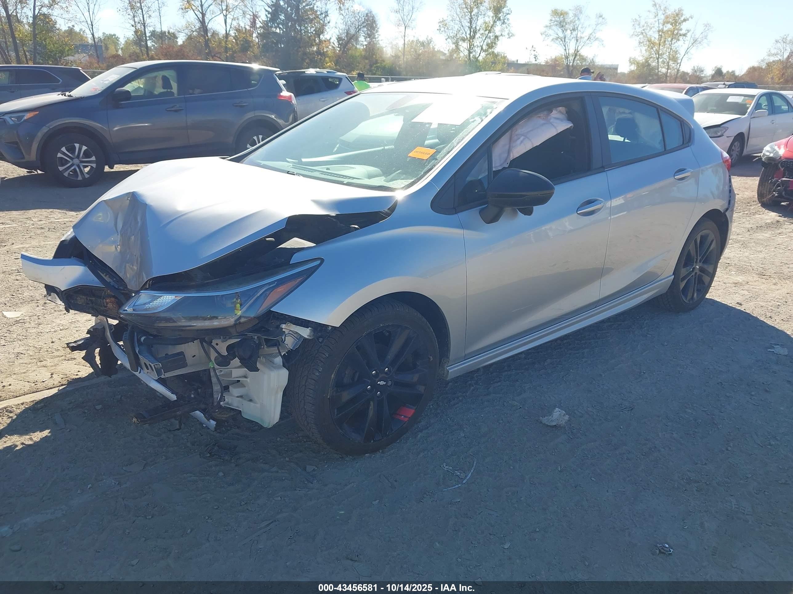 CHEVROLET CRUZE image 2