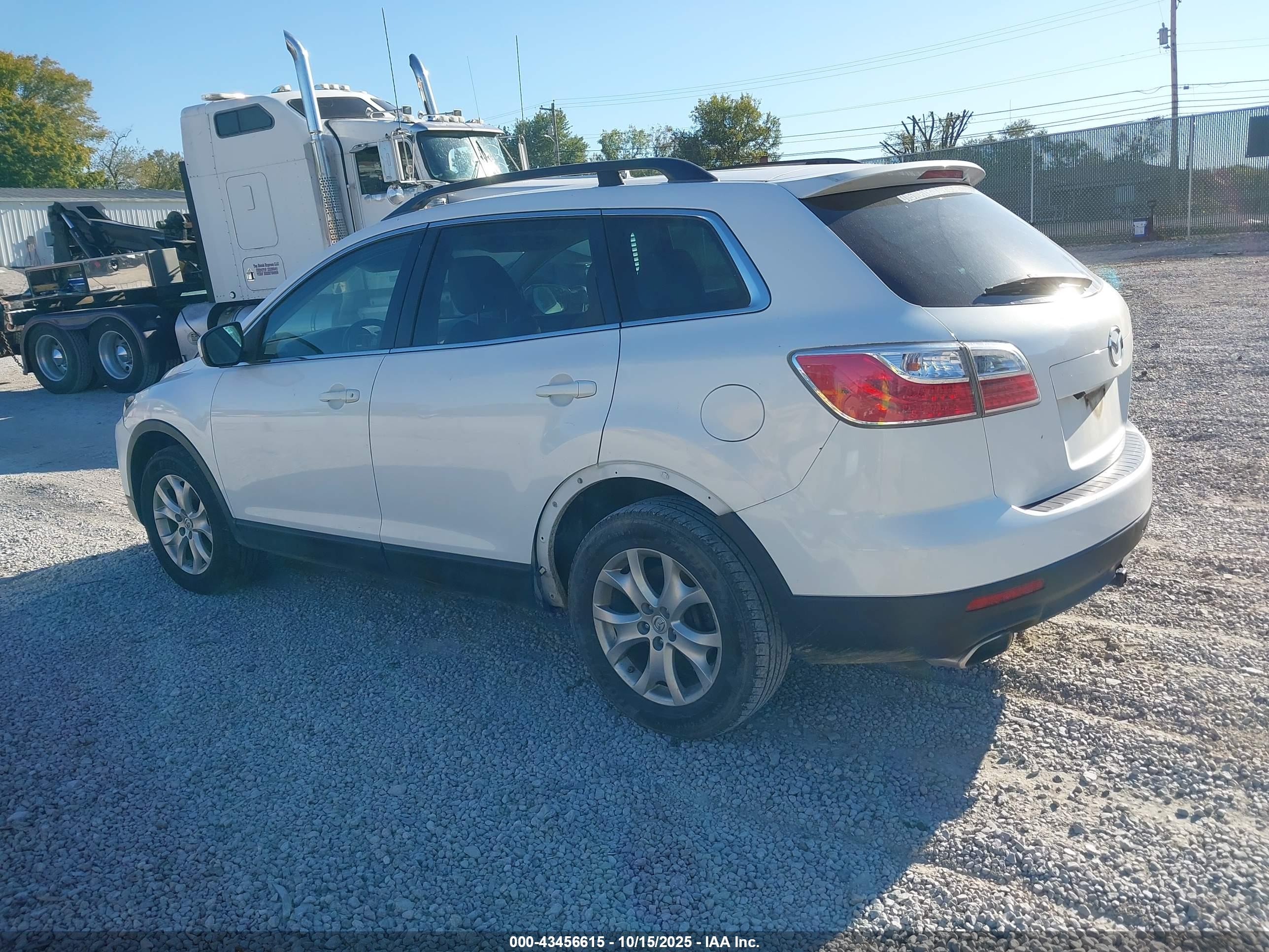 MAZDA CX-9 image 3