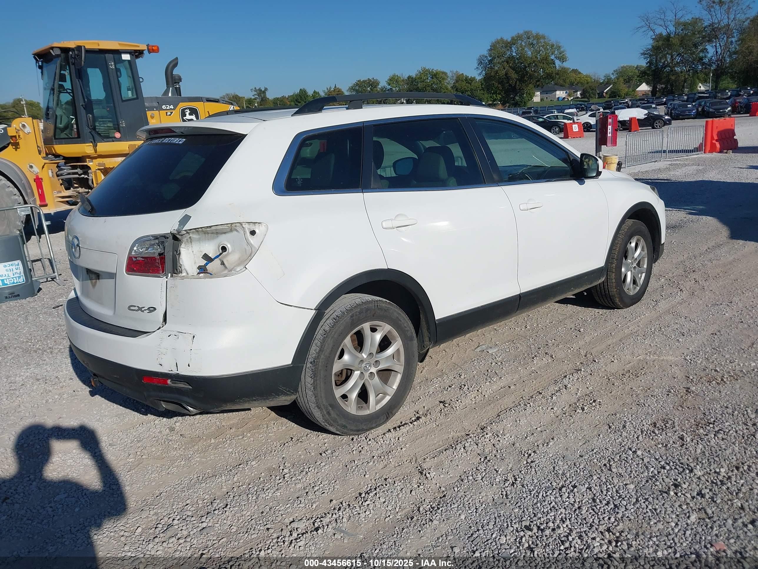 MAZDA CX-9 image 4