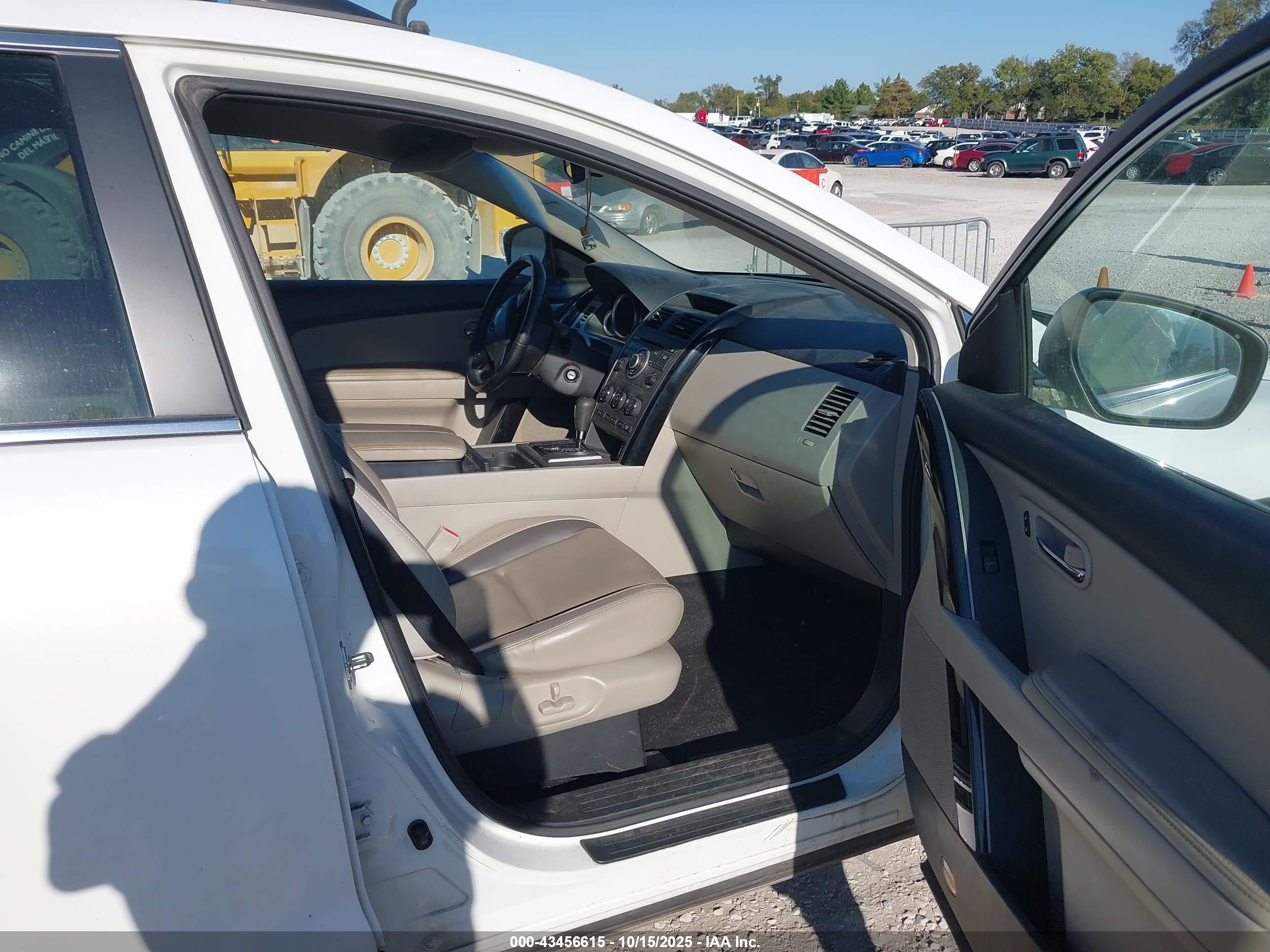 MAZDA CX-9 image 5
