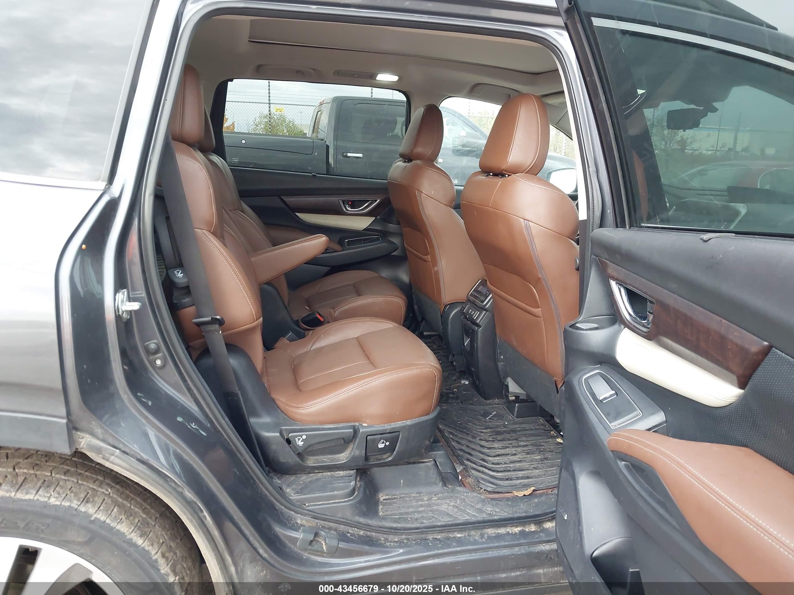 SUBARU ASCENT image 8