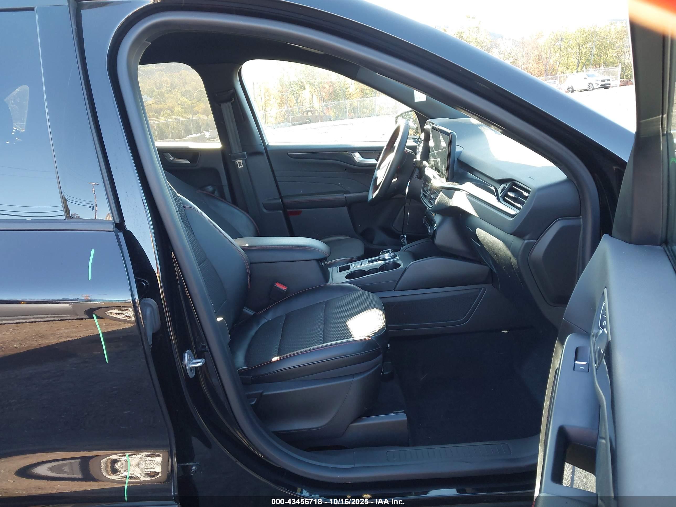 FORD ESCAPE image 5