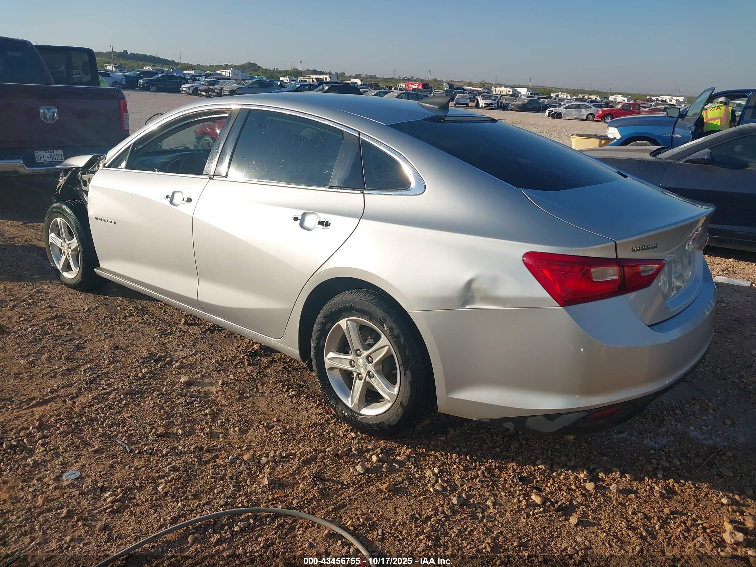 CHEVROLET MALIBU image 3
