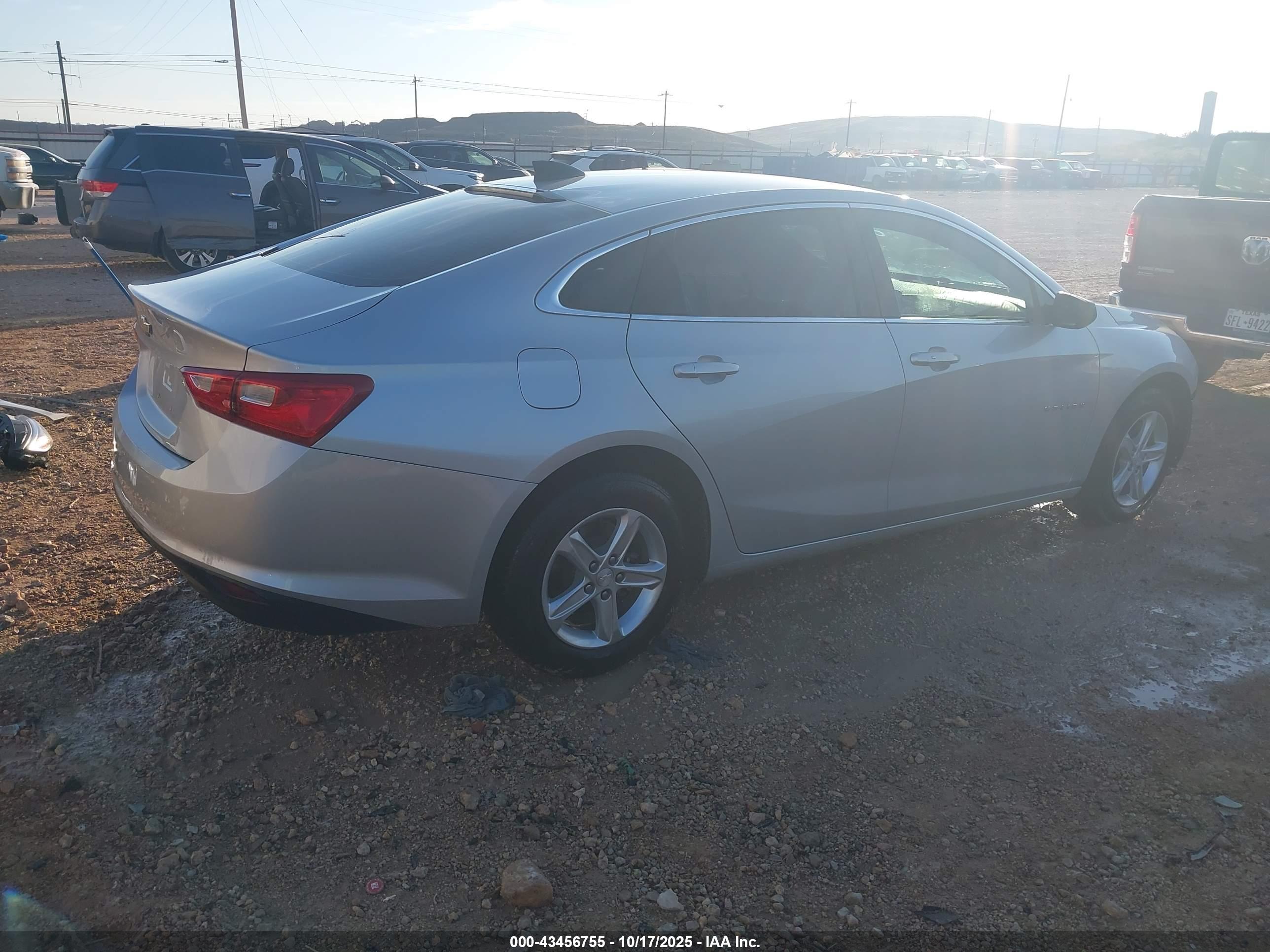 CHEVROLET MALIBU image 4