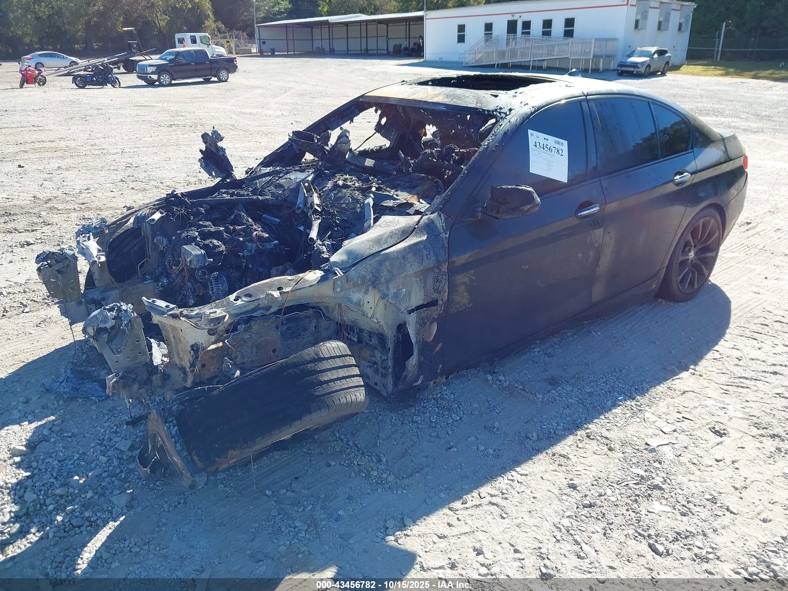 BMW 528I image 2