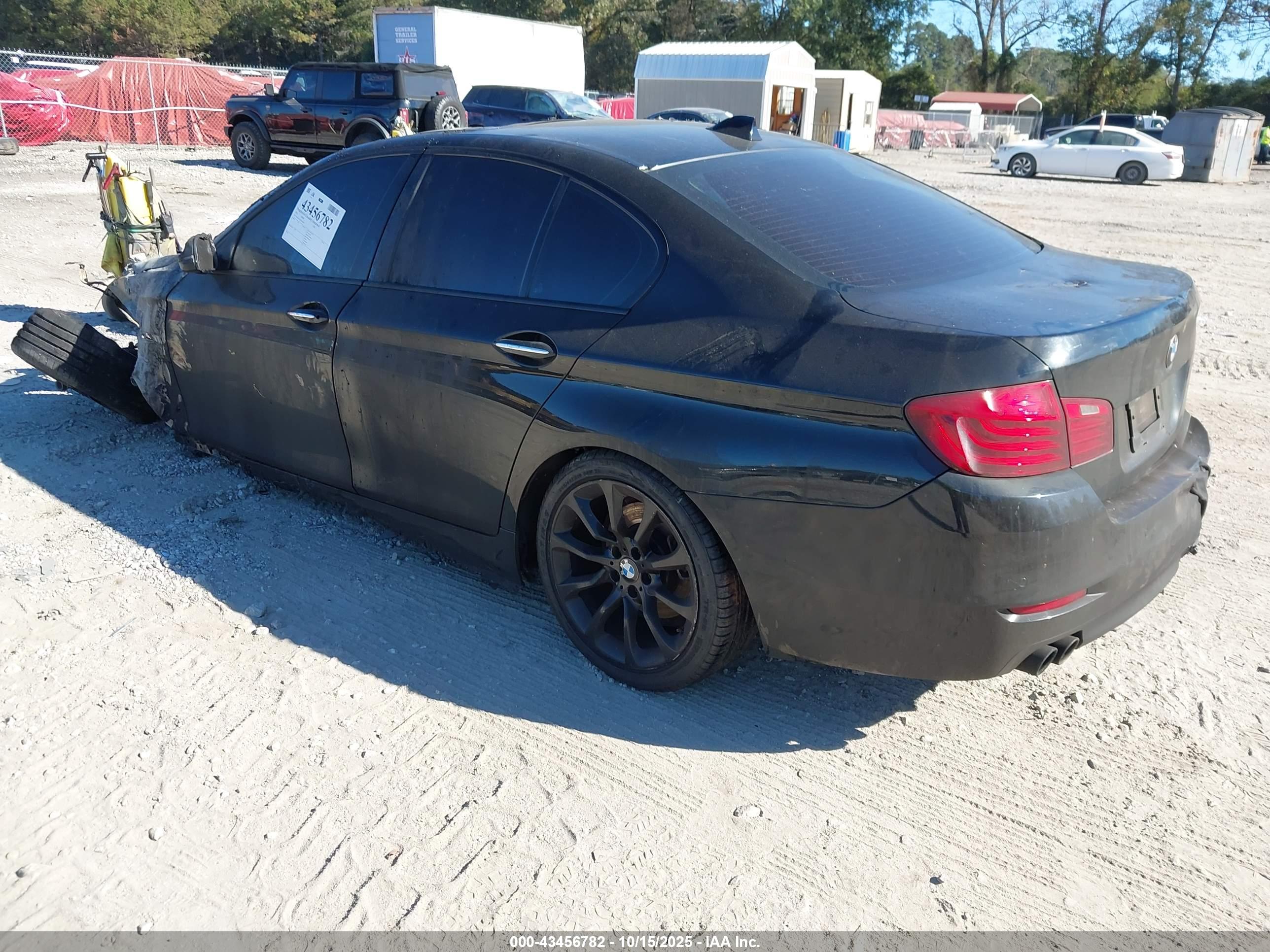 BMW 528I image 3