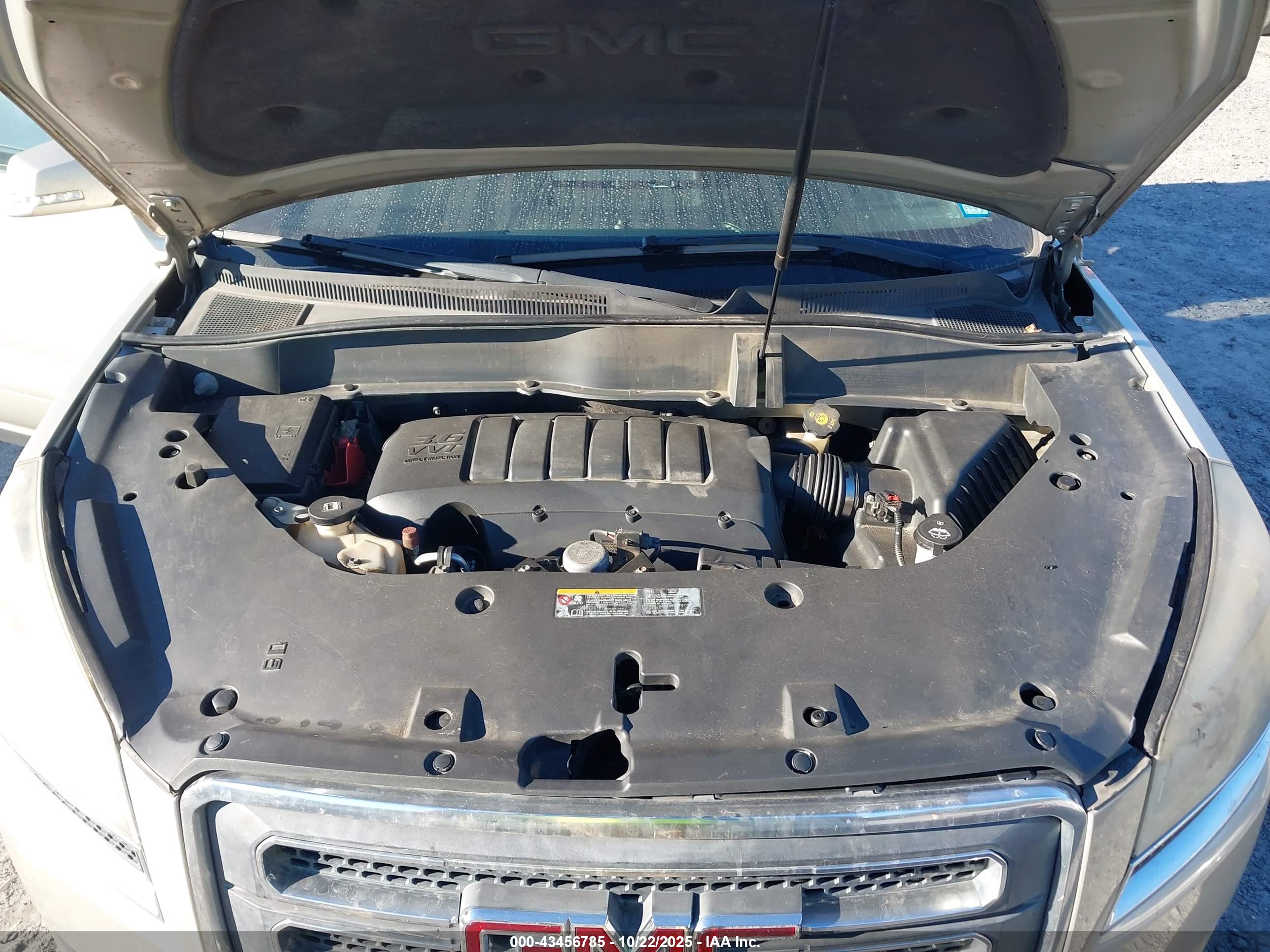 GMC ACADIA image 10