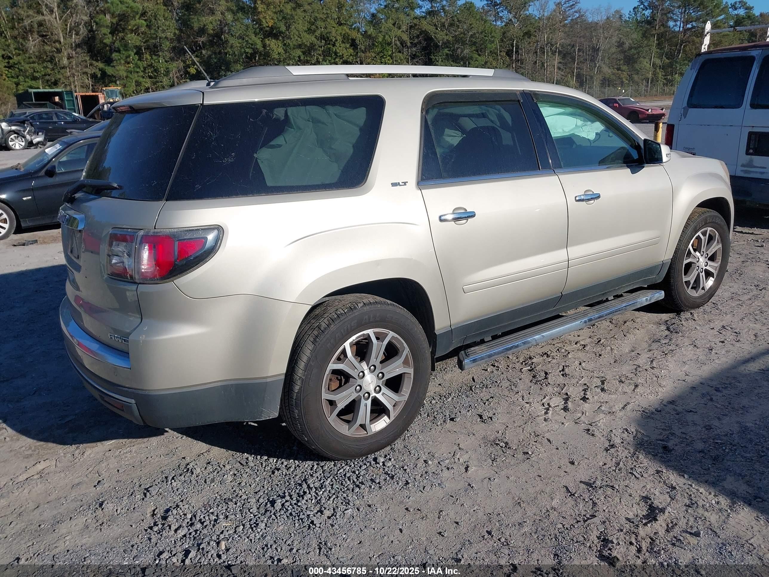 GMC ACADIA image 4