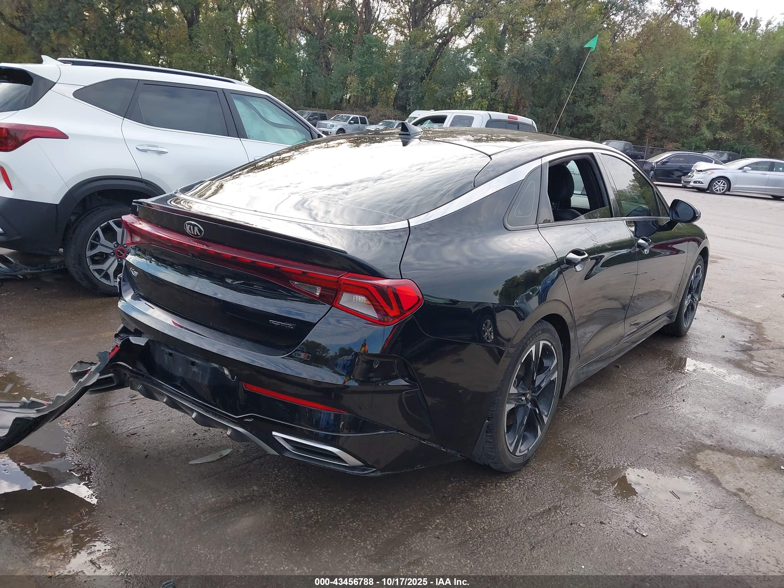 KIA K5 image 4