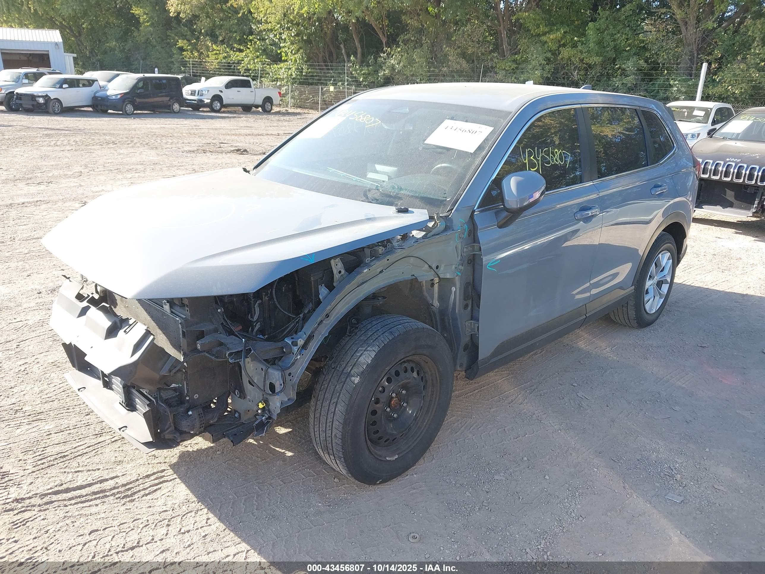 HONDA CR-V image 2