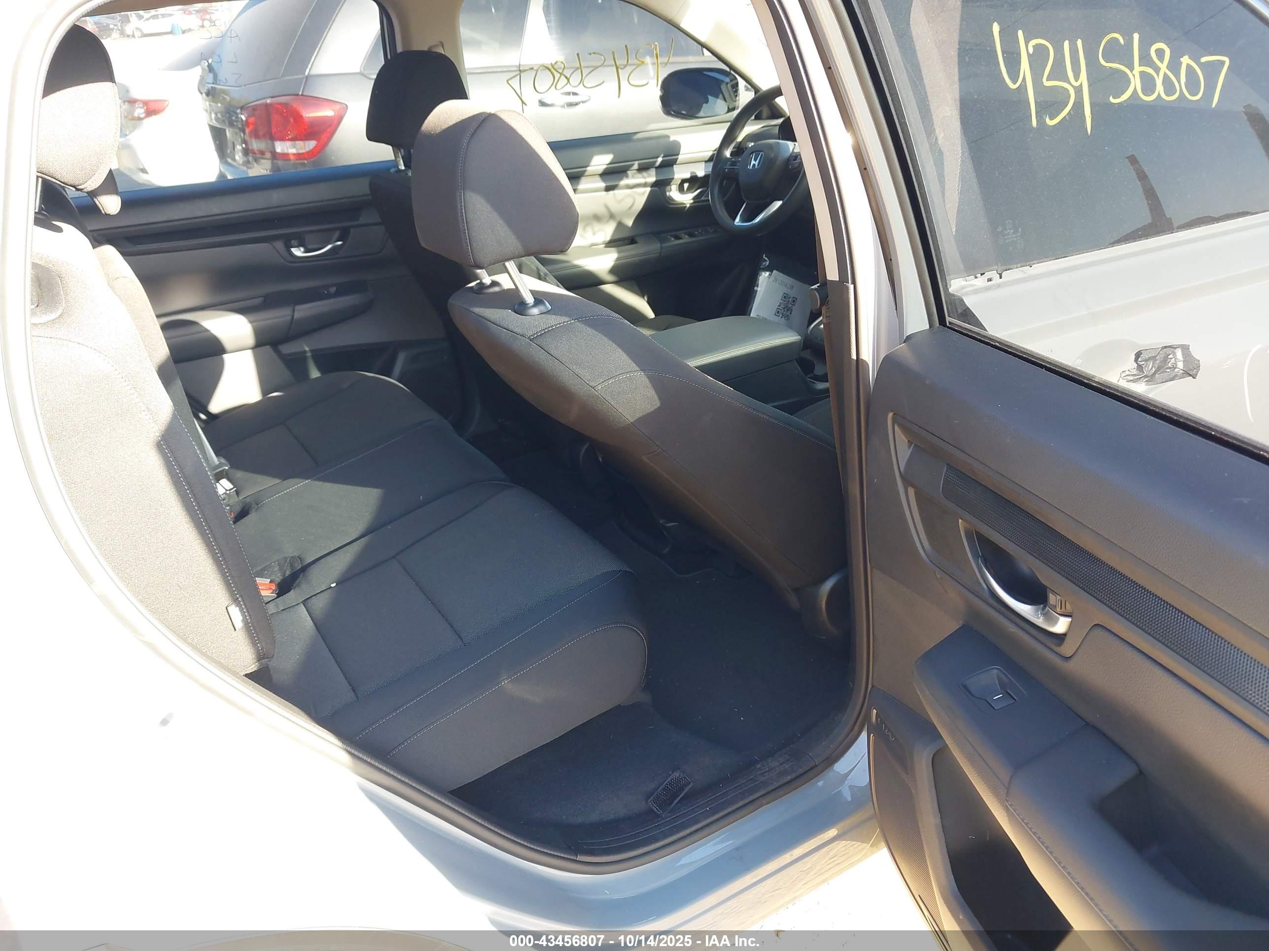 HONDA CR-V image 8