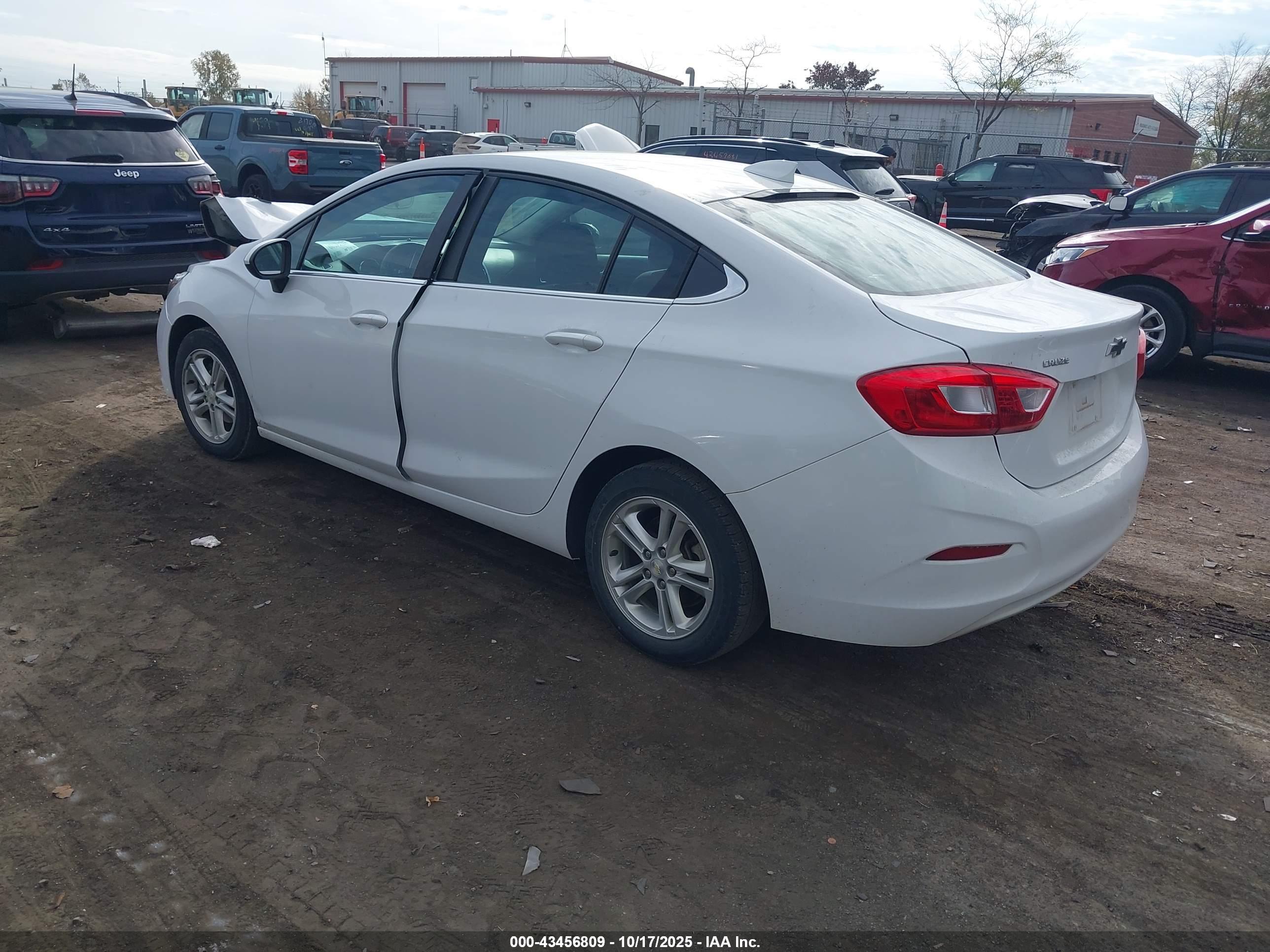 CHEVROLET CRUZE image 3
