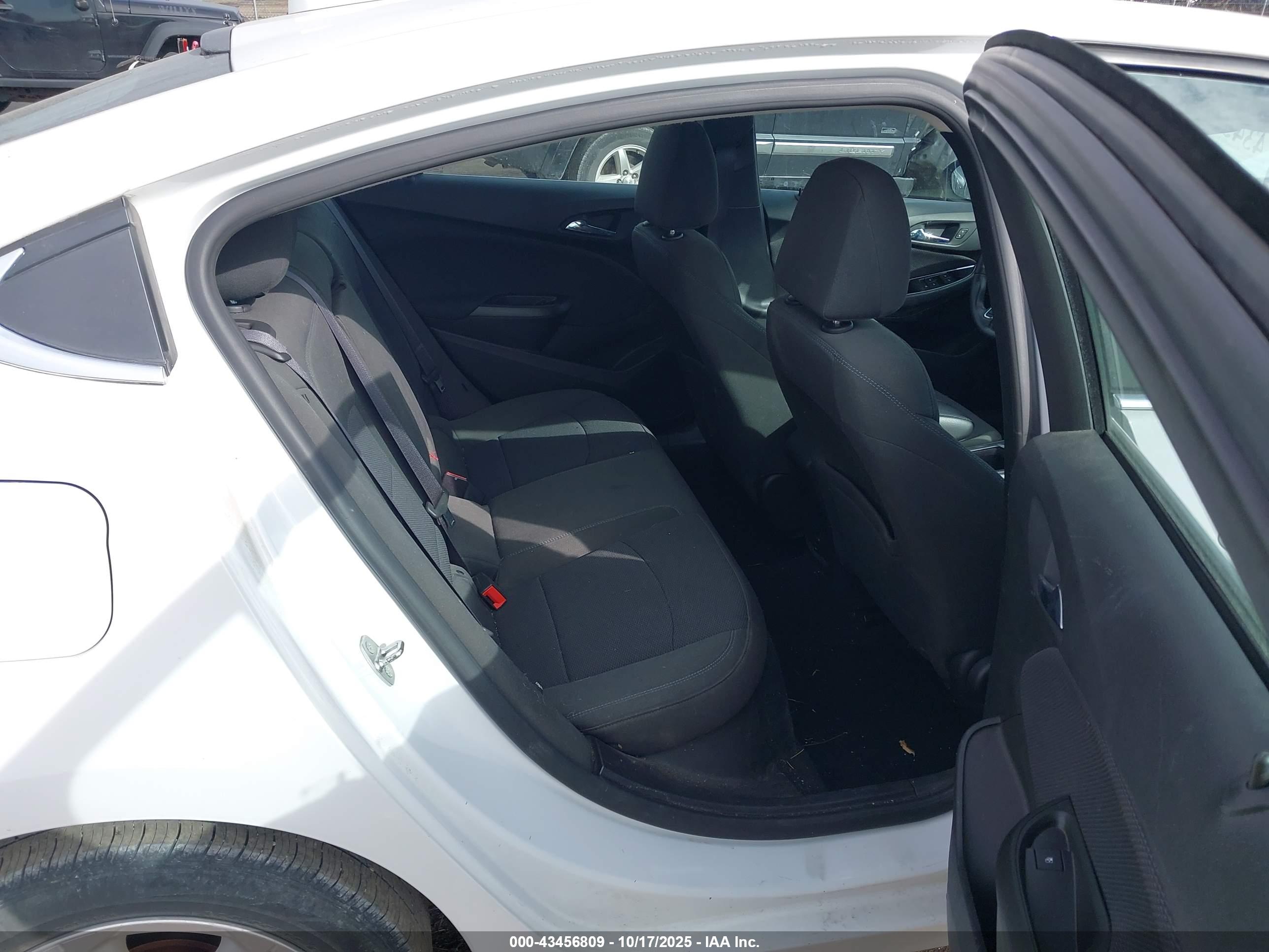 CHEVROLET CRUZE image 8