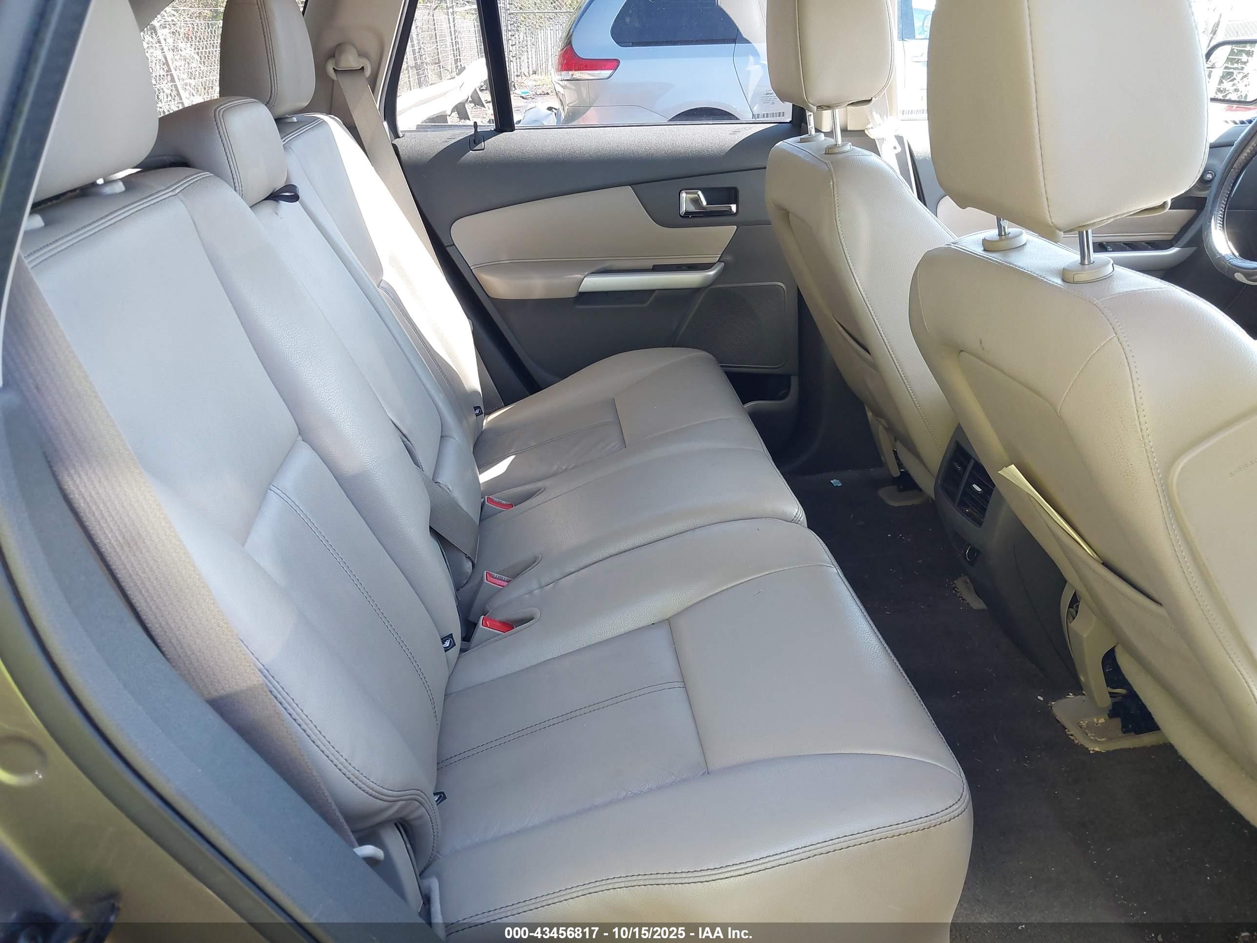 FORD EDGE image 8