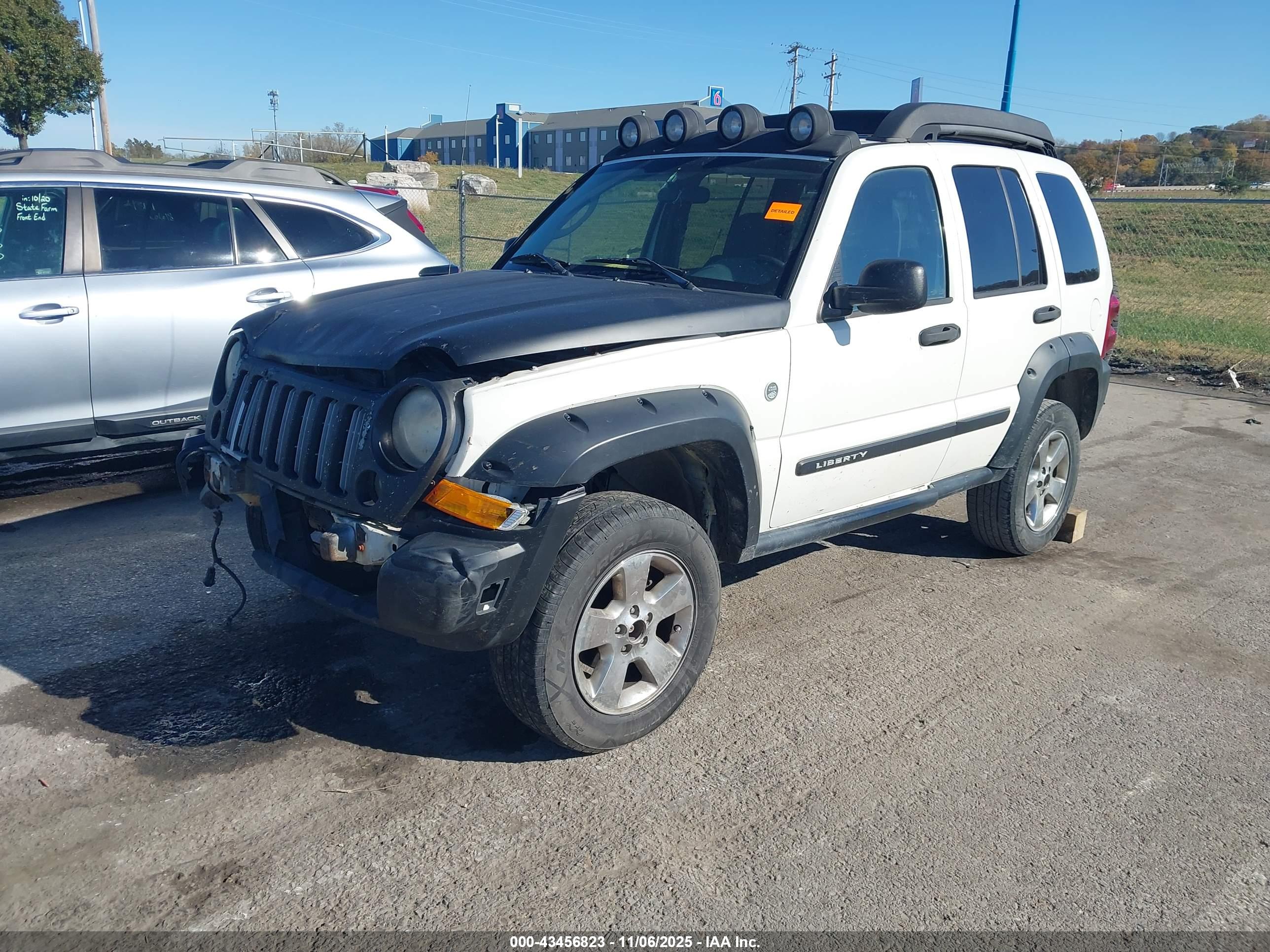 JEEP LIBERTY image 2