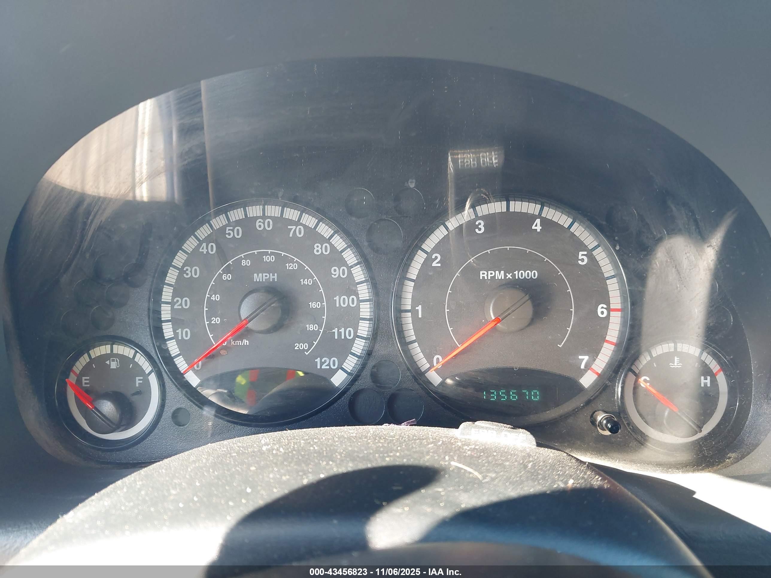 JEEP LIBERTY image 7