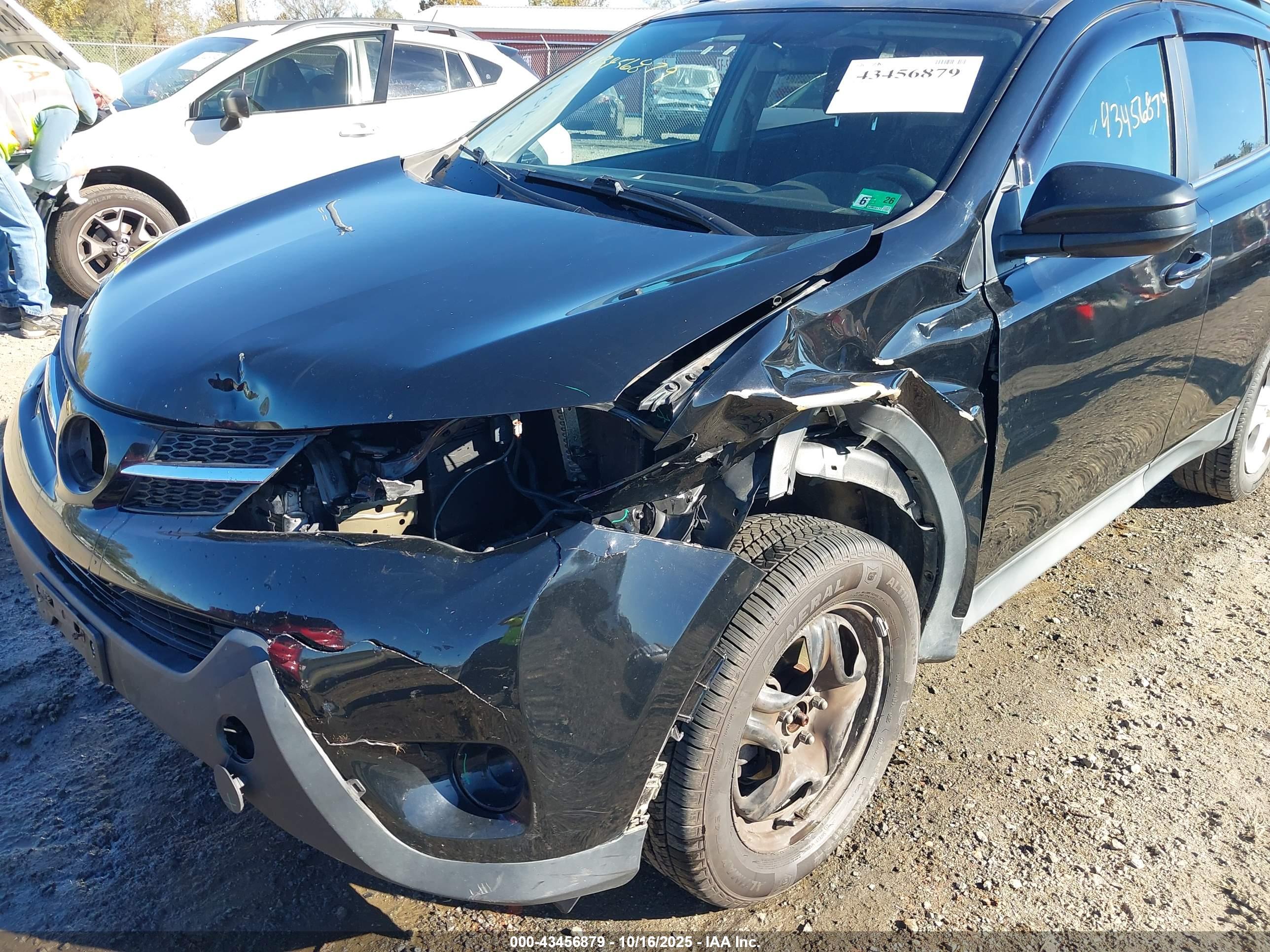 TOYOTA RAV4 image 6
