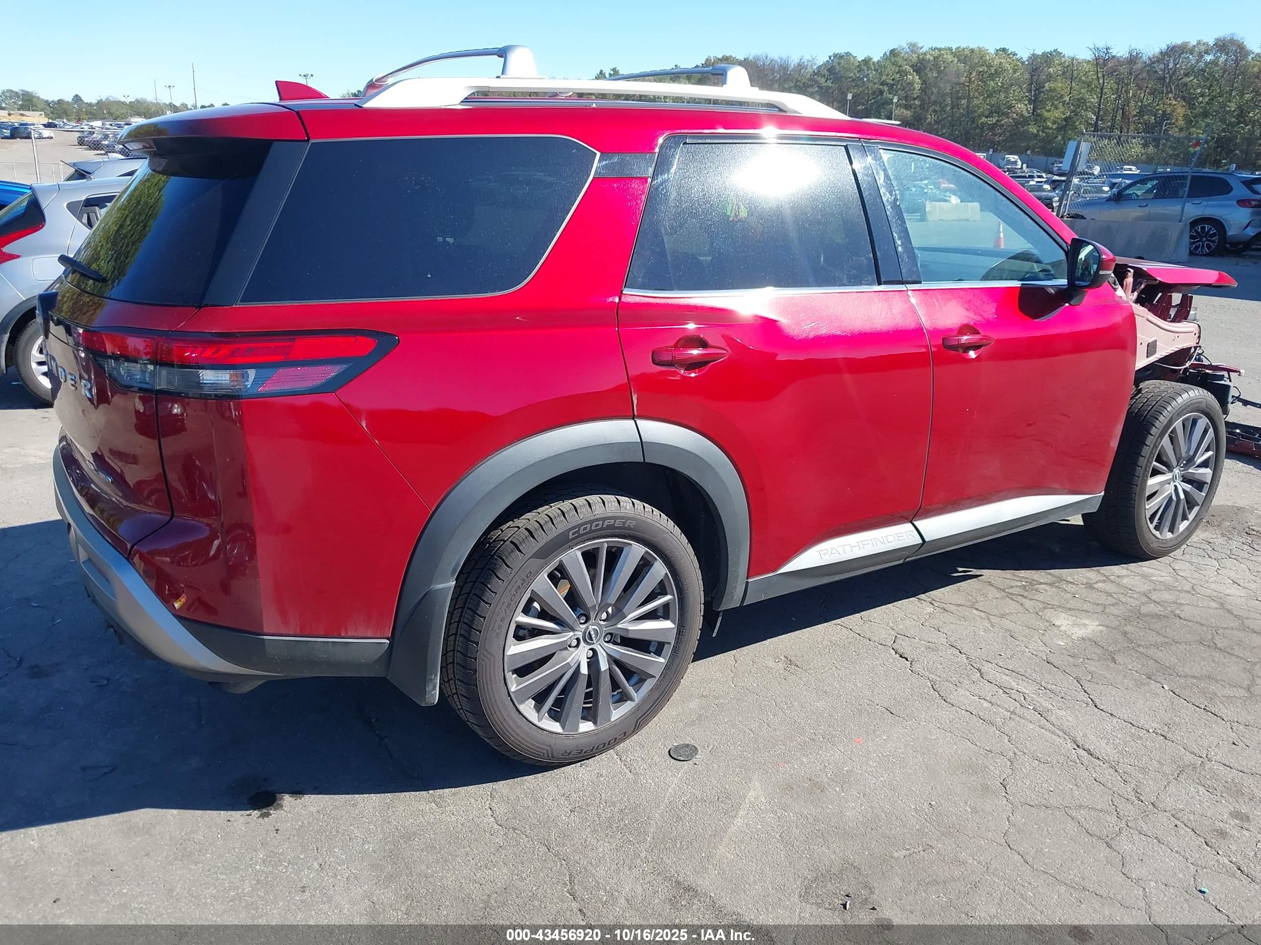 NISSAN PATHFINDER image 4