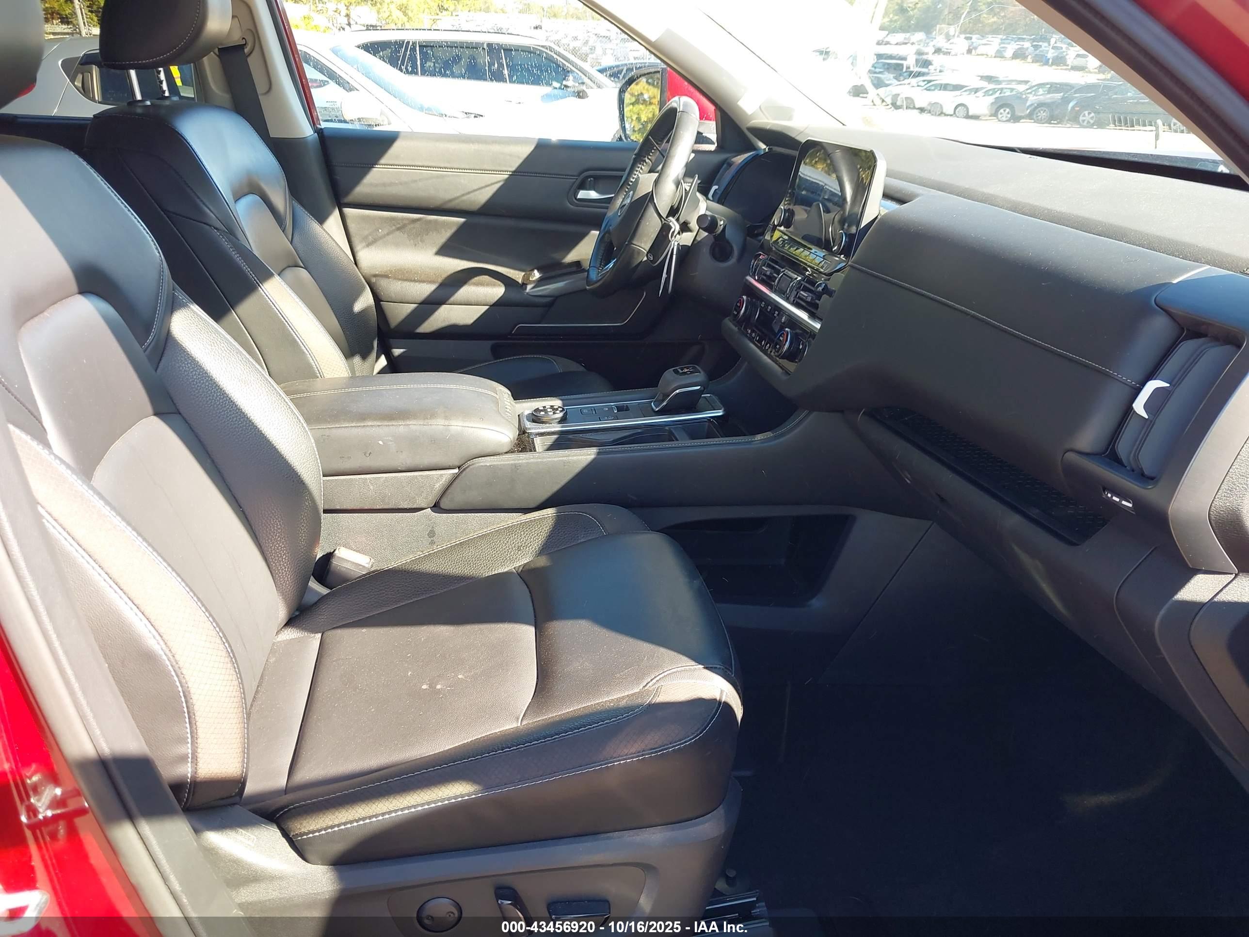 NISSAN PATHFINDER image 5