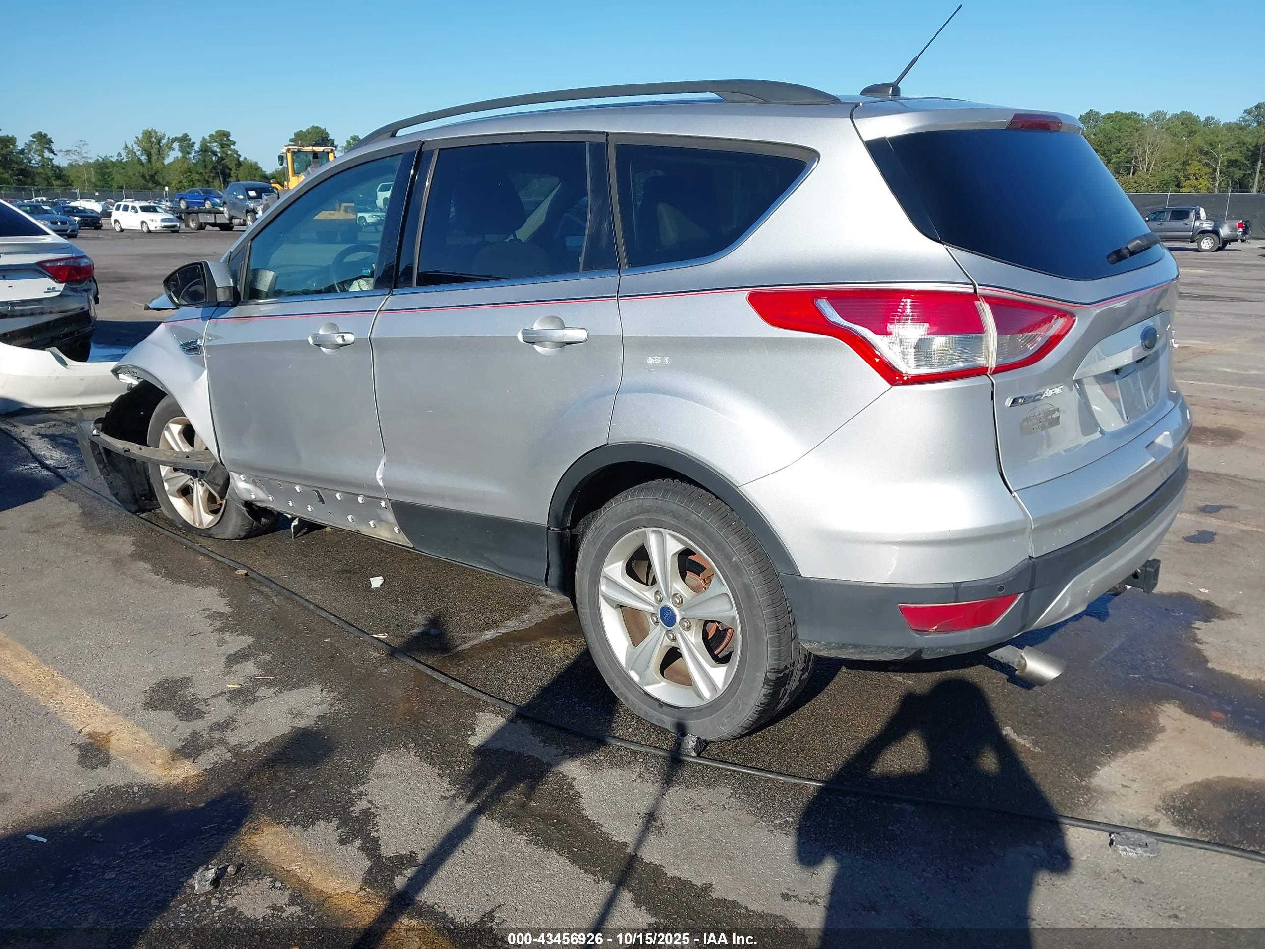 FORD ESCAPE image 3