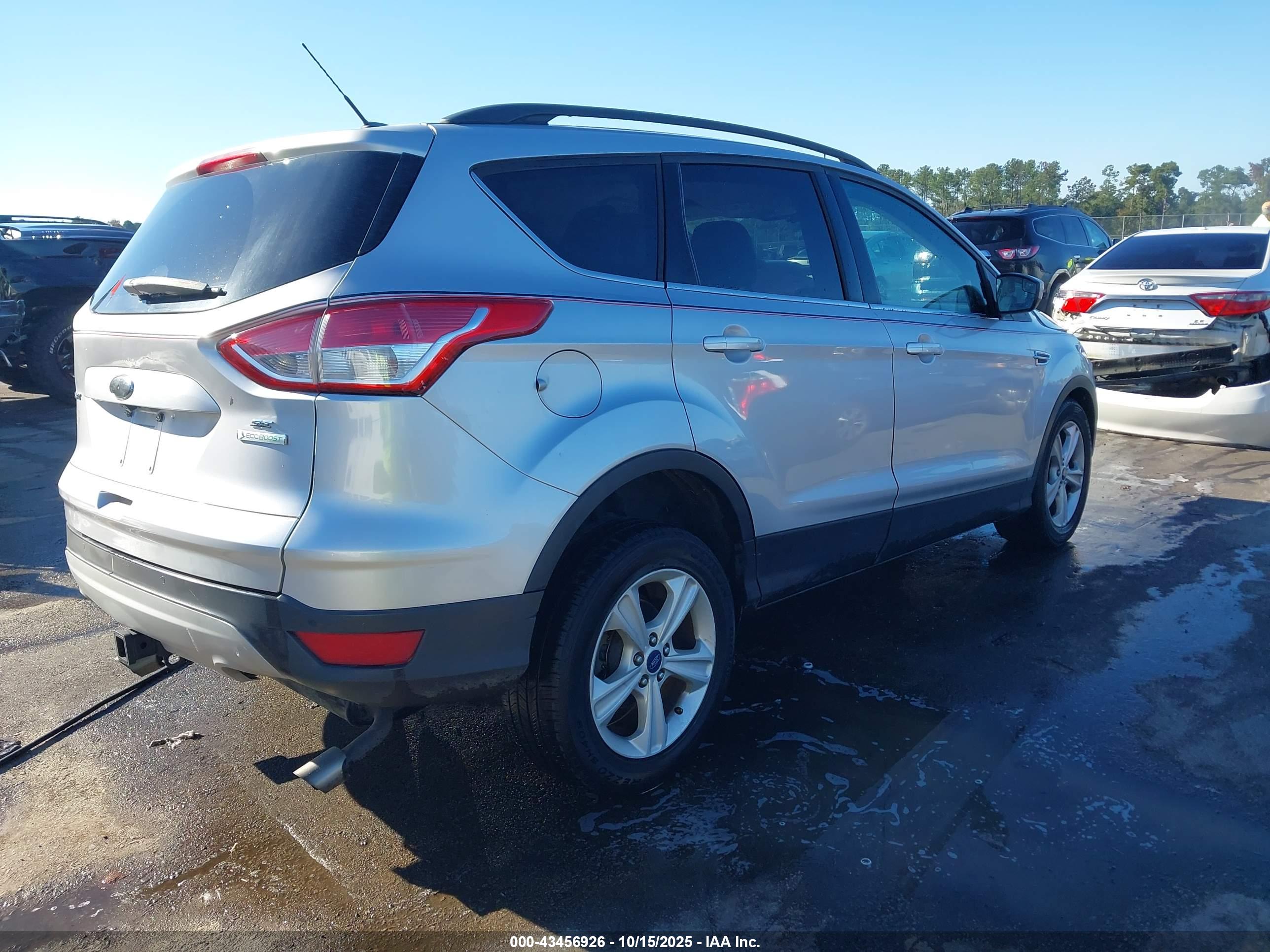 FORD ESCAPE image 4