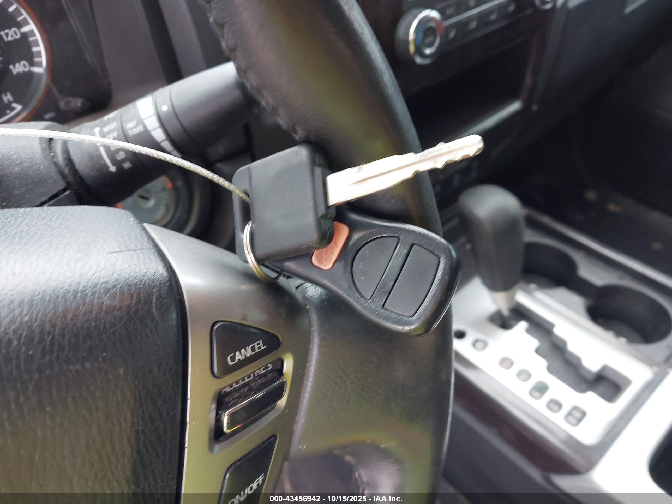 NISSAN TITAN image 11