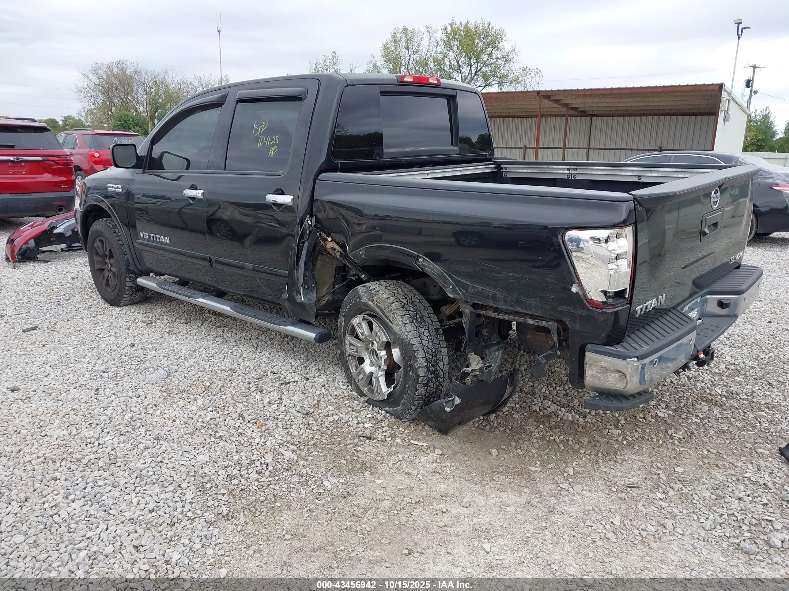 NISSAN TITAN image 3