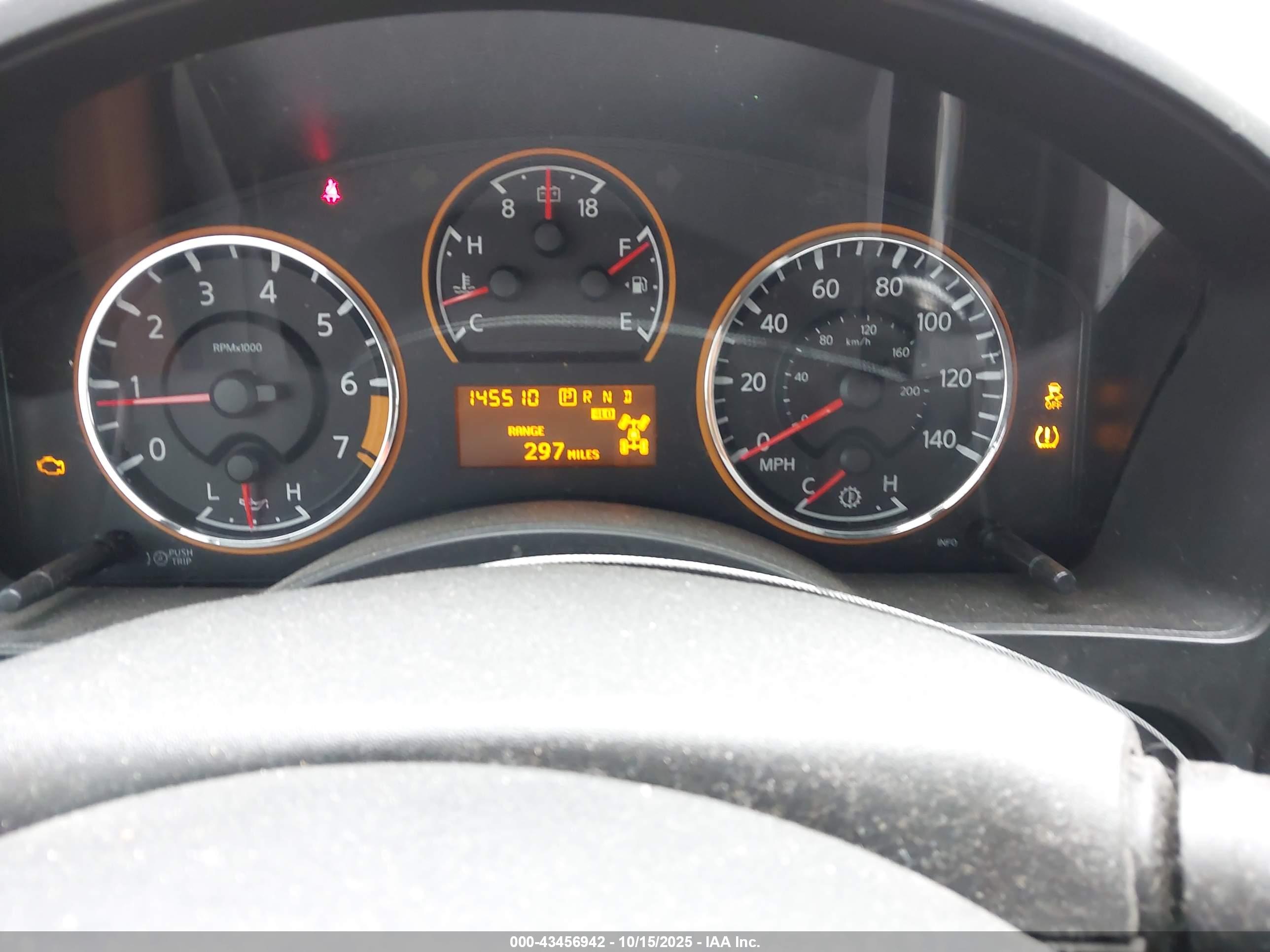 NISSAN TITAN image 7