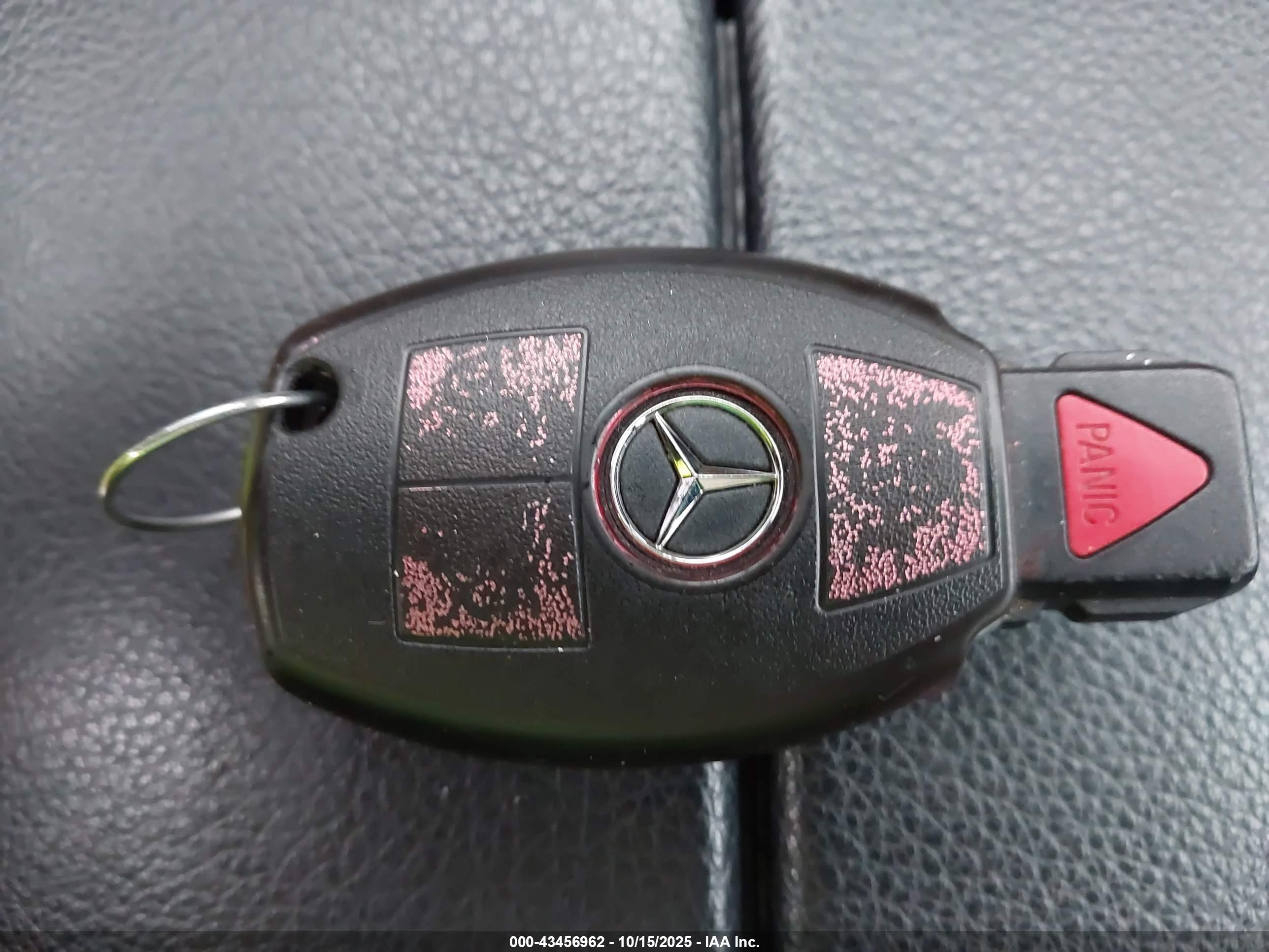 MERCEDES-BENZ C image 11