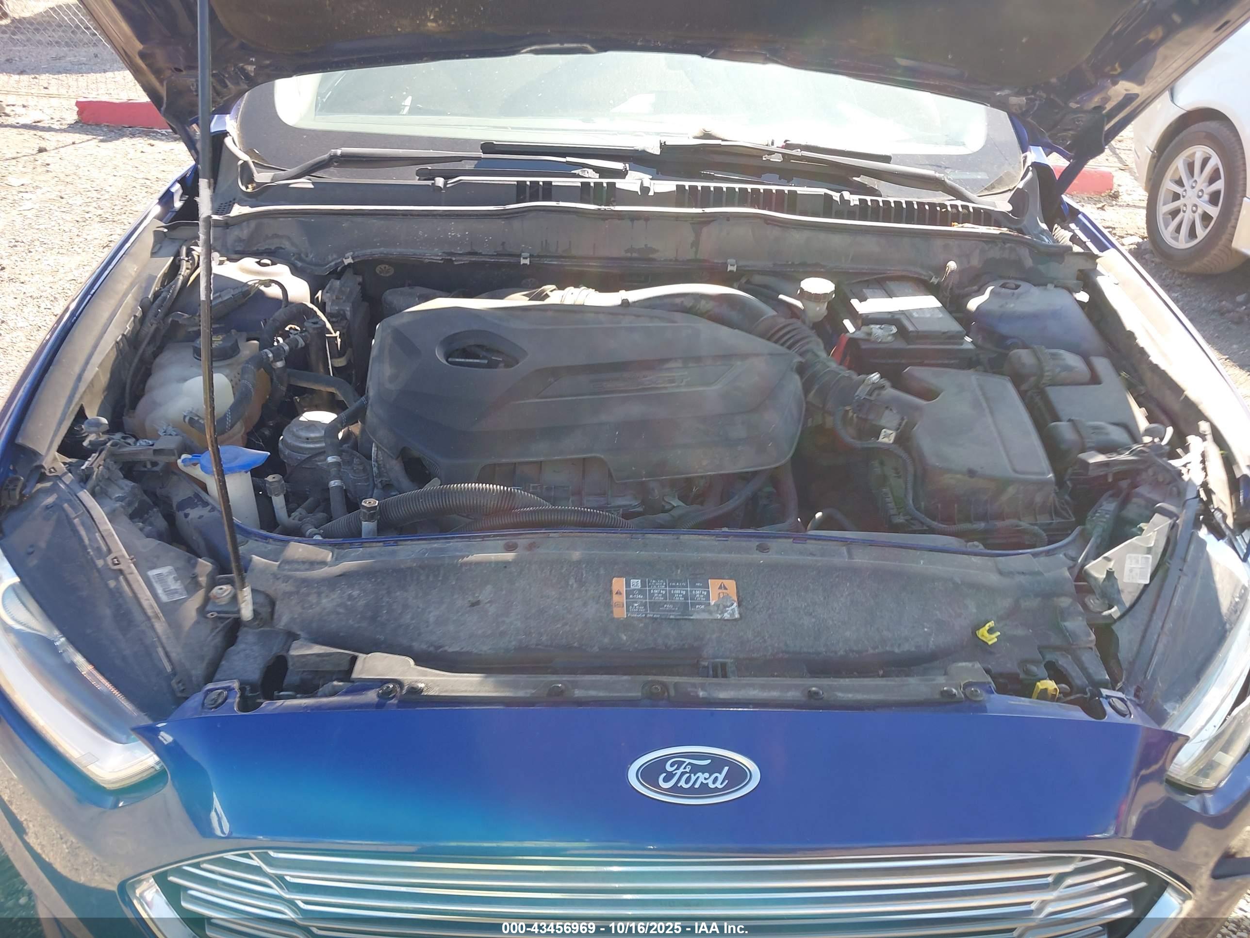 FORD FUSION image 10