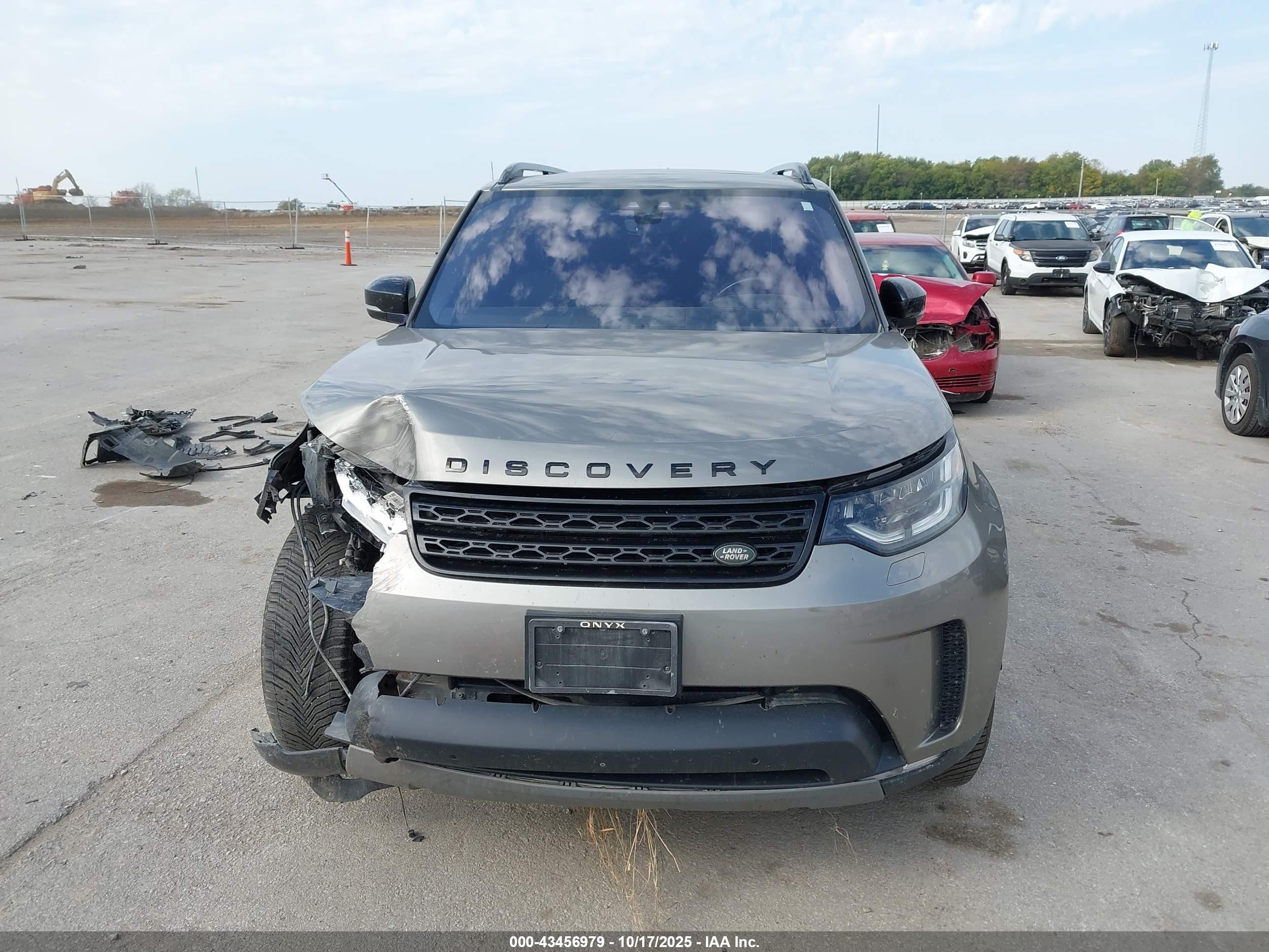 LAND ROVER image 6