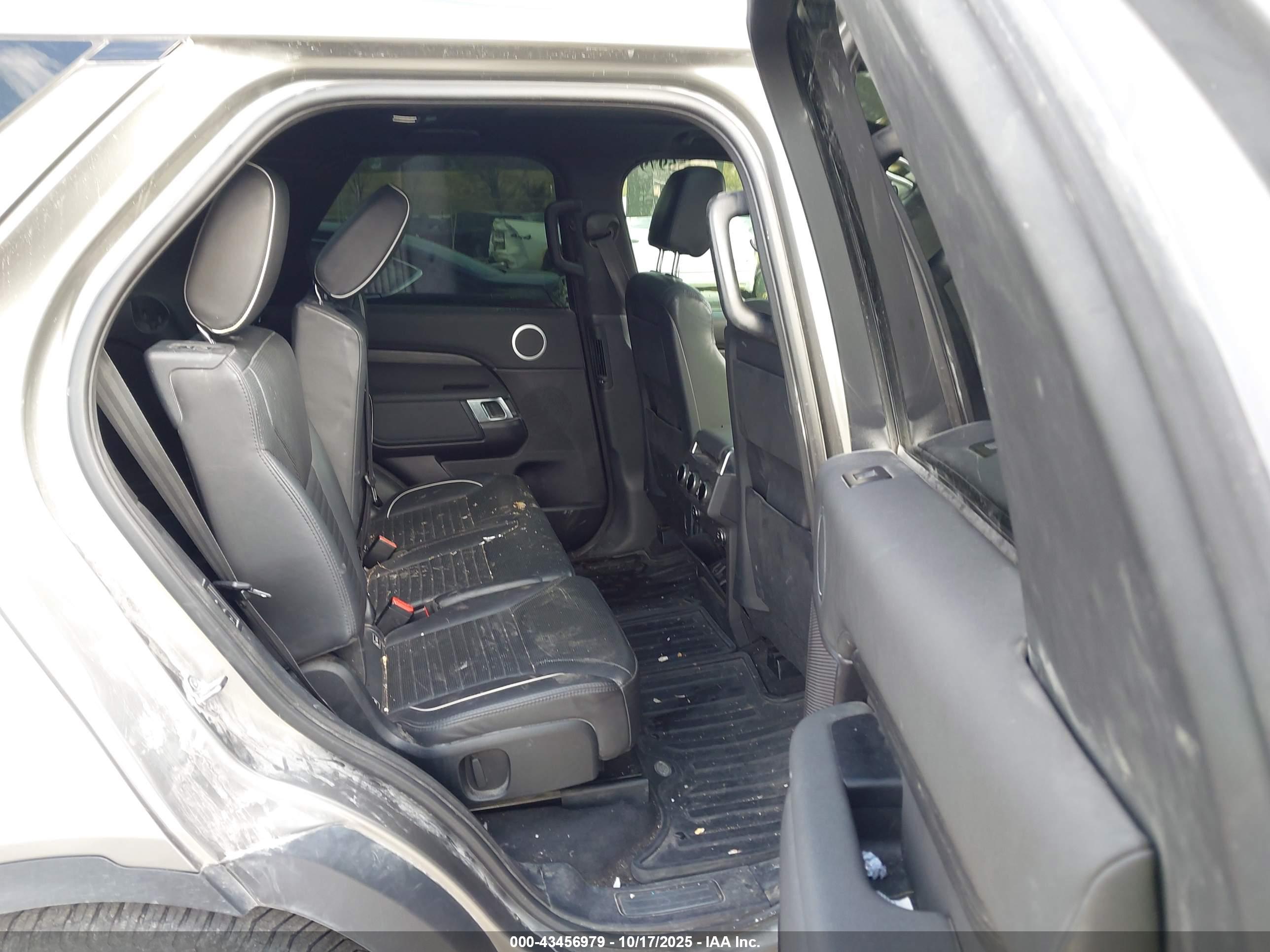 LAND ROVER image 8
