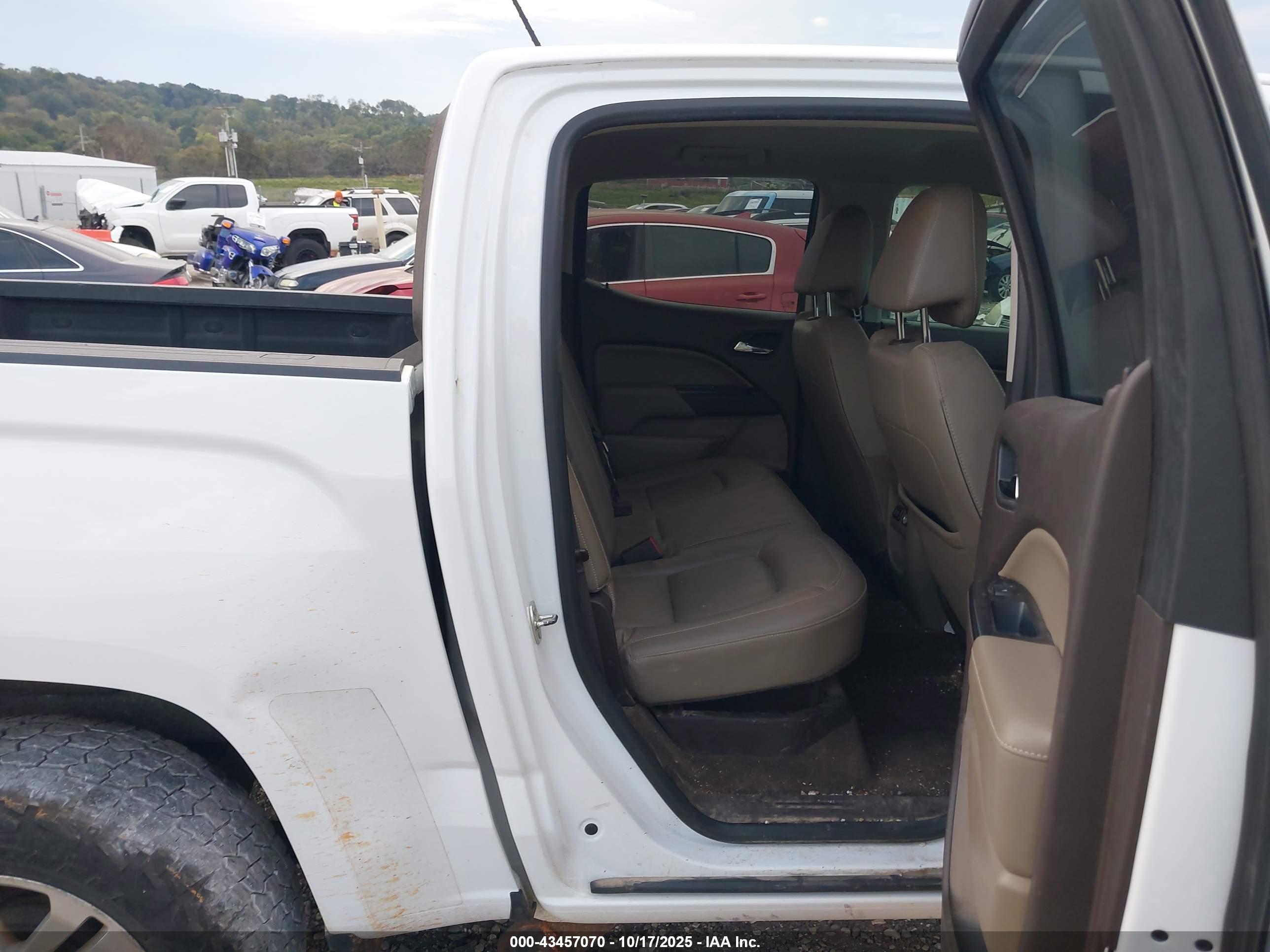 GMC CANYON image 8
