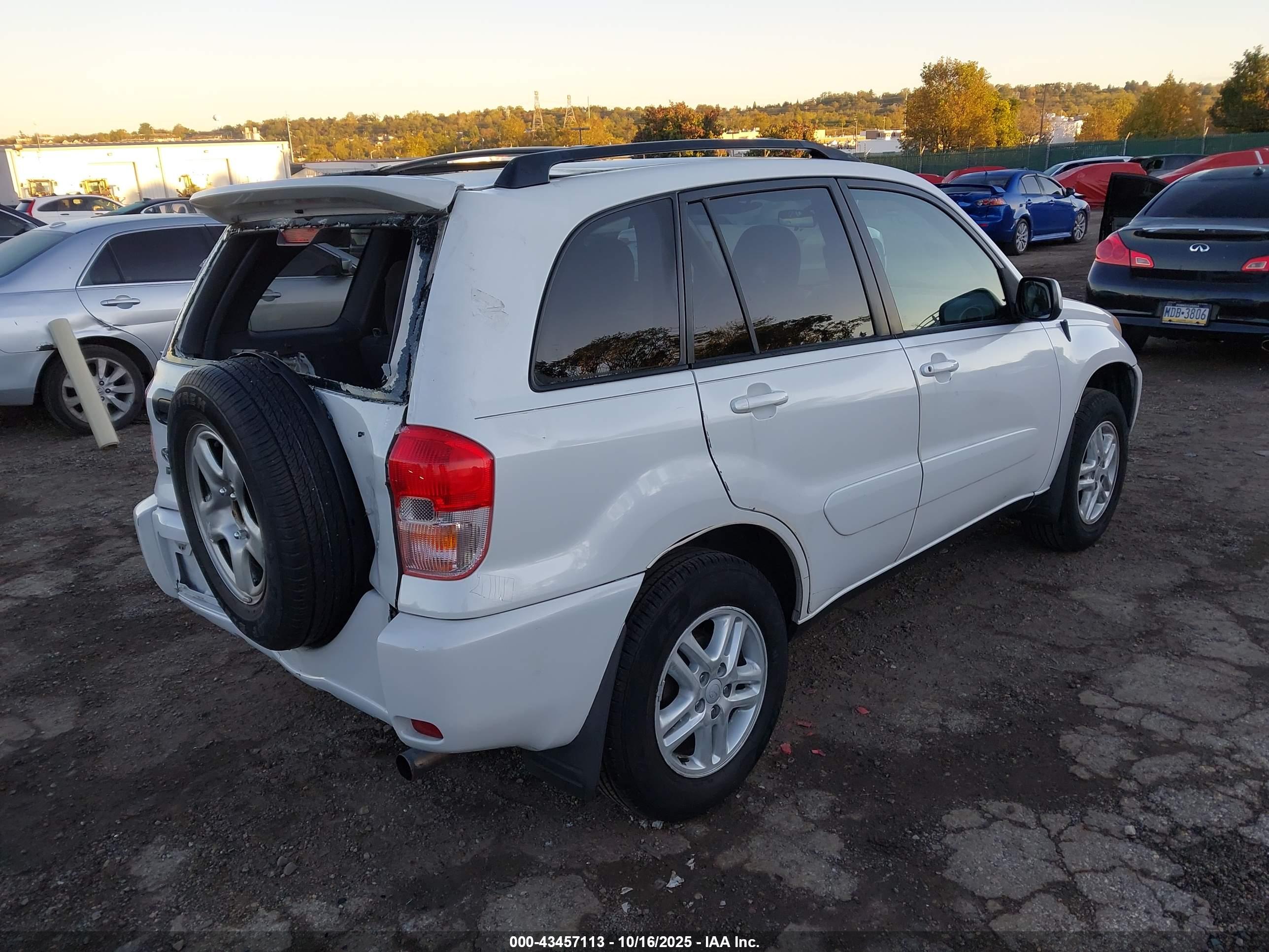 TOYOTA RAV4 image 4