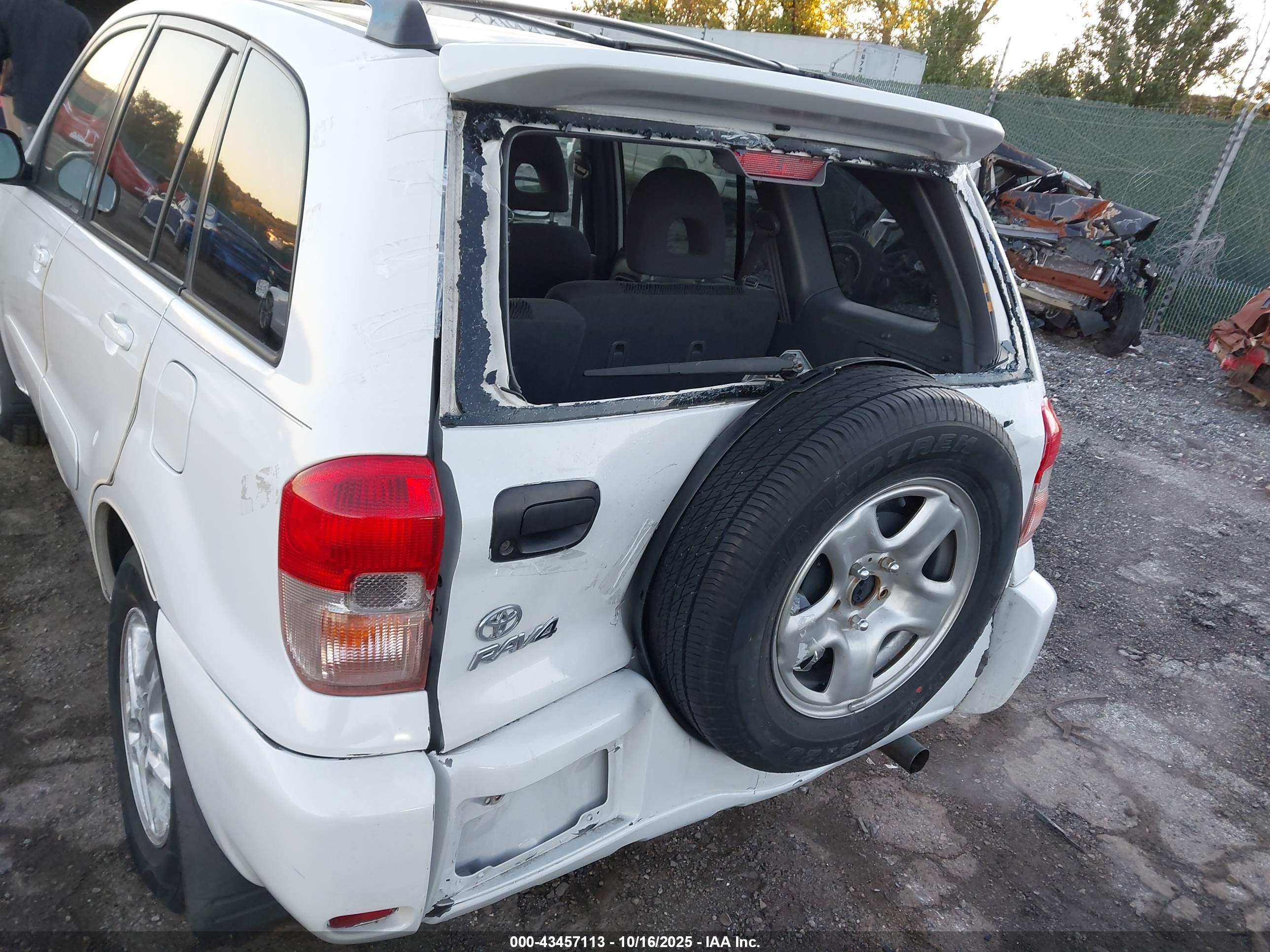 TOYOTA RAV4 image 6