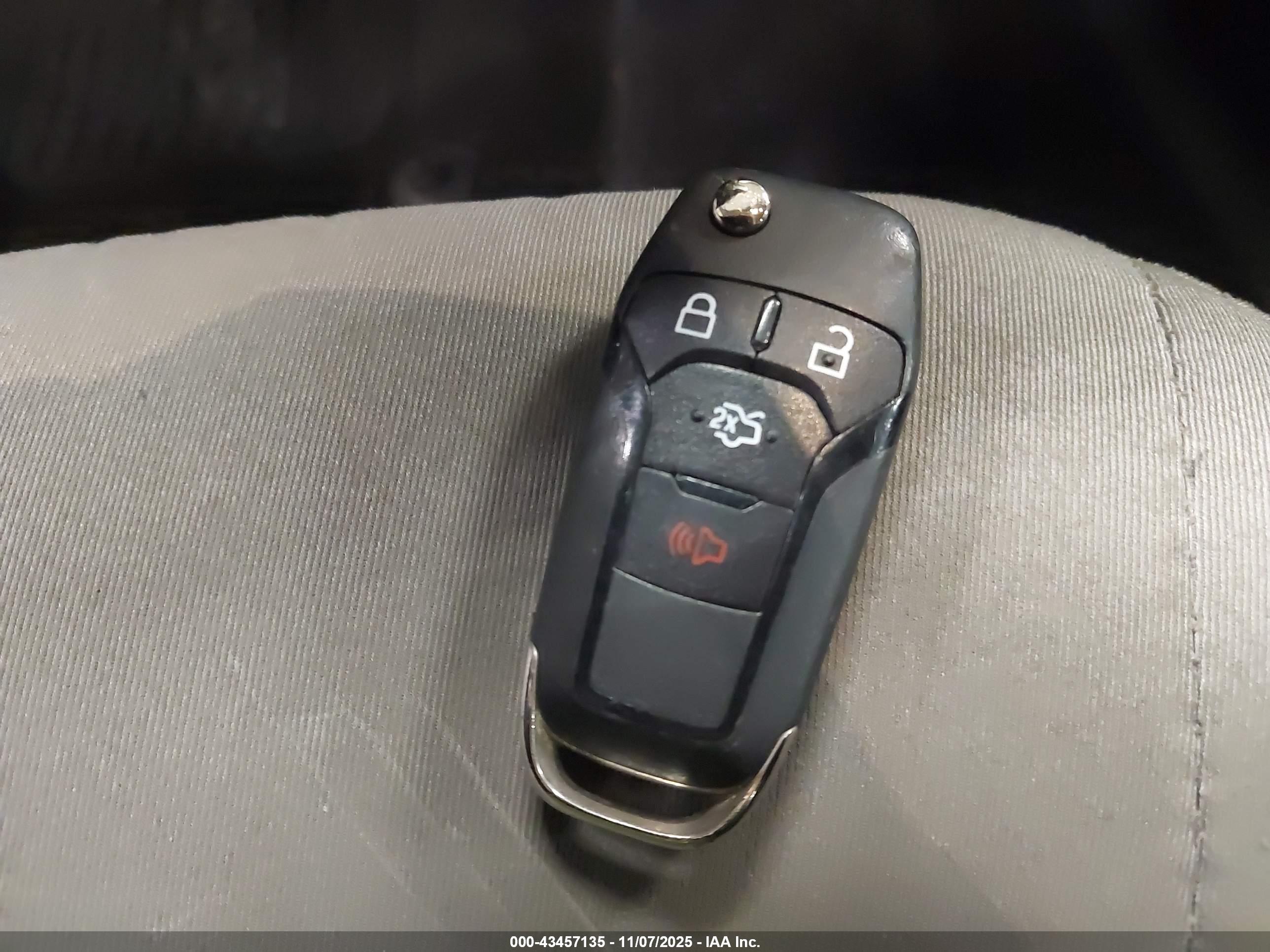 FORD FUSION image 11