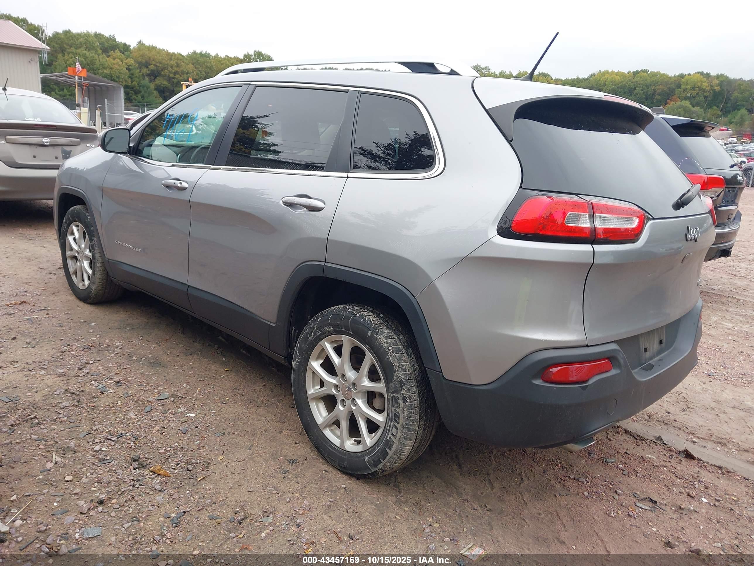 JEEP CHEROKEE image 3