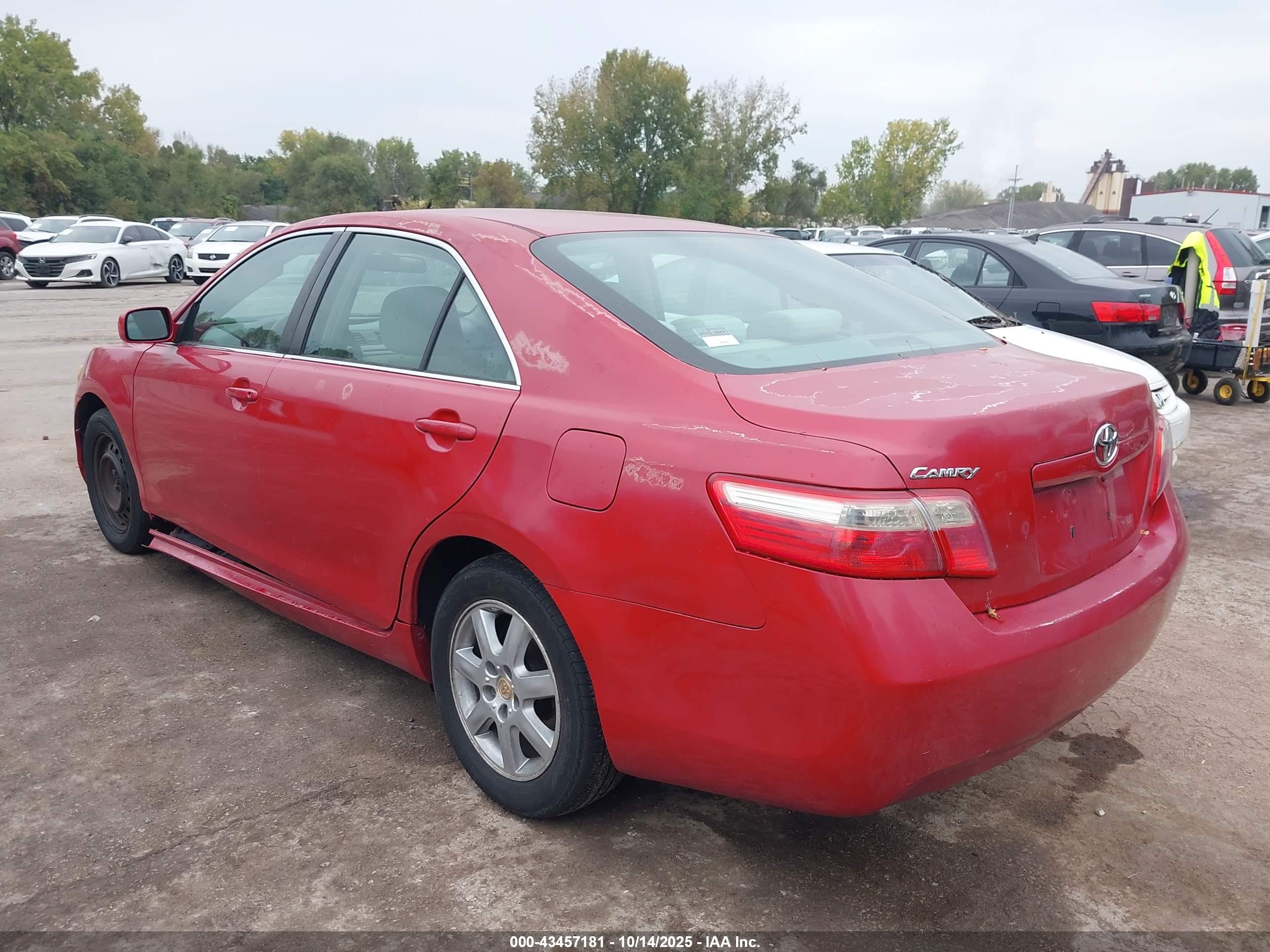 TOYOTA CAMRY image 3