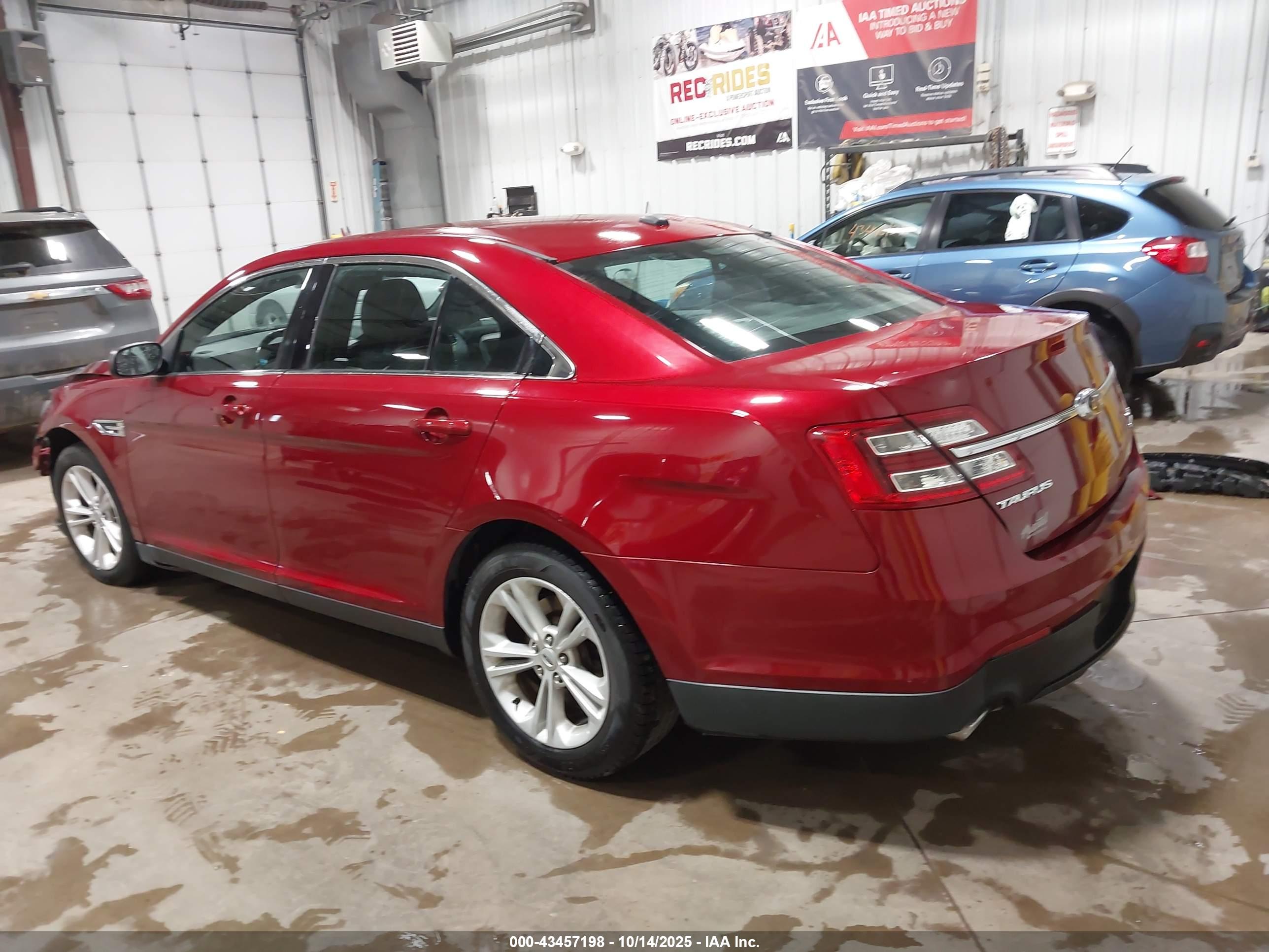 FORD TAURUS image 3