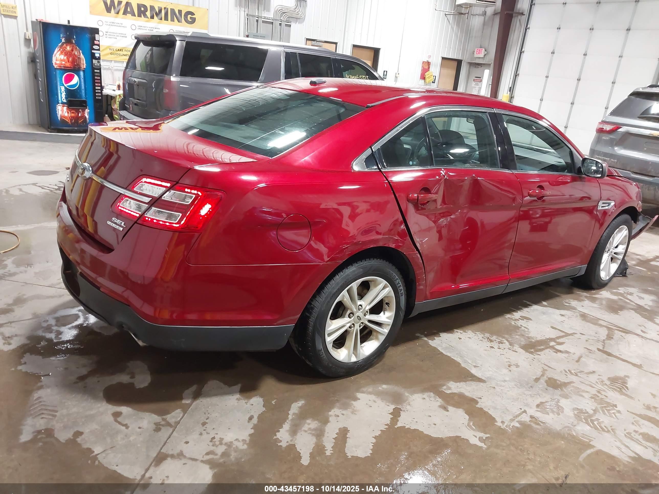 FORD TAURUS image 4