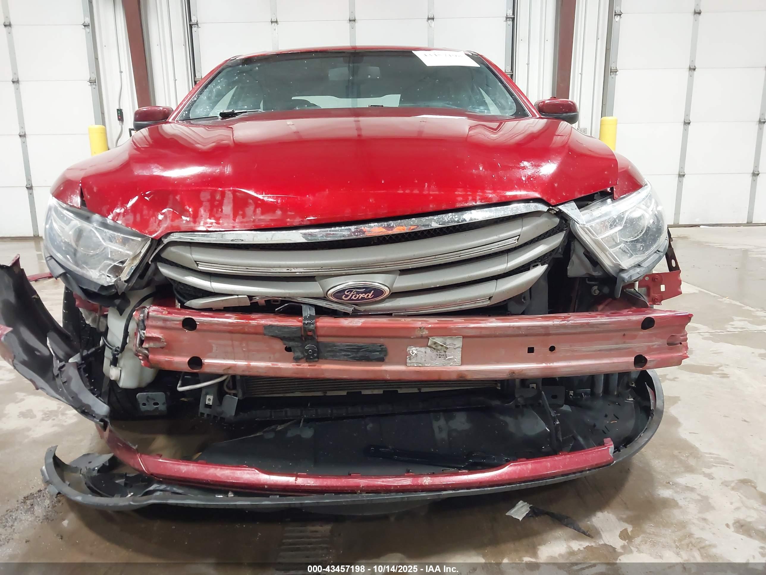 FORD TAURUS image 6