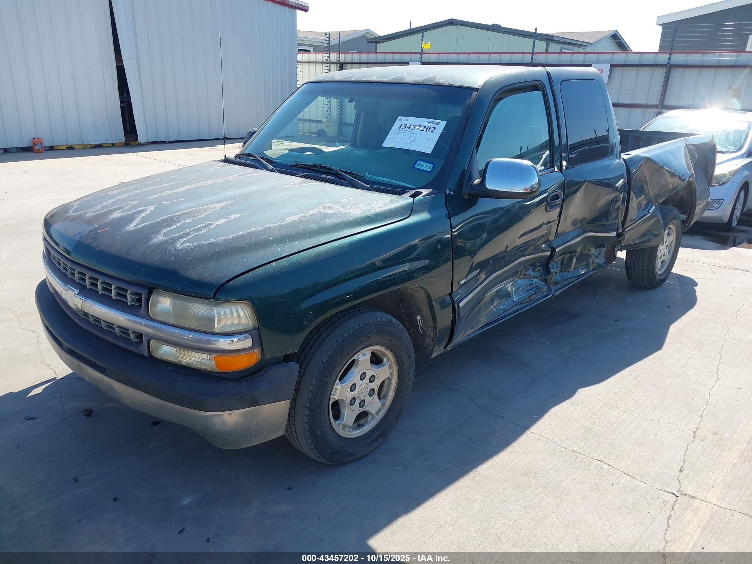 CHEVROLET SILVERADO image 2